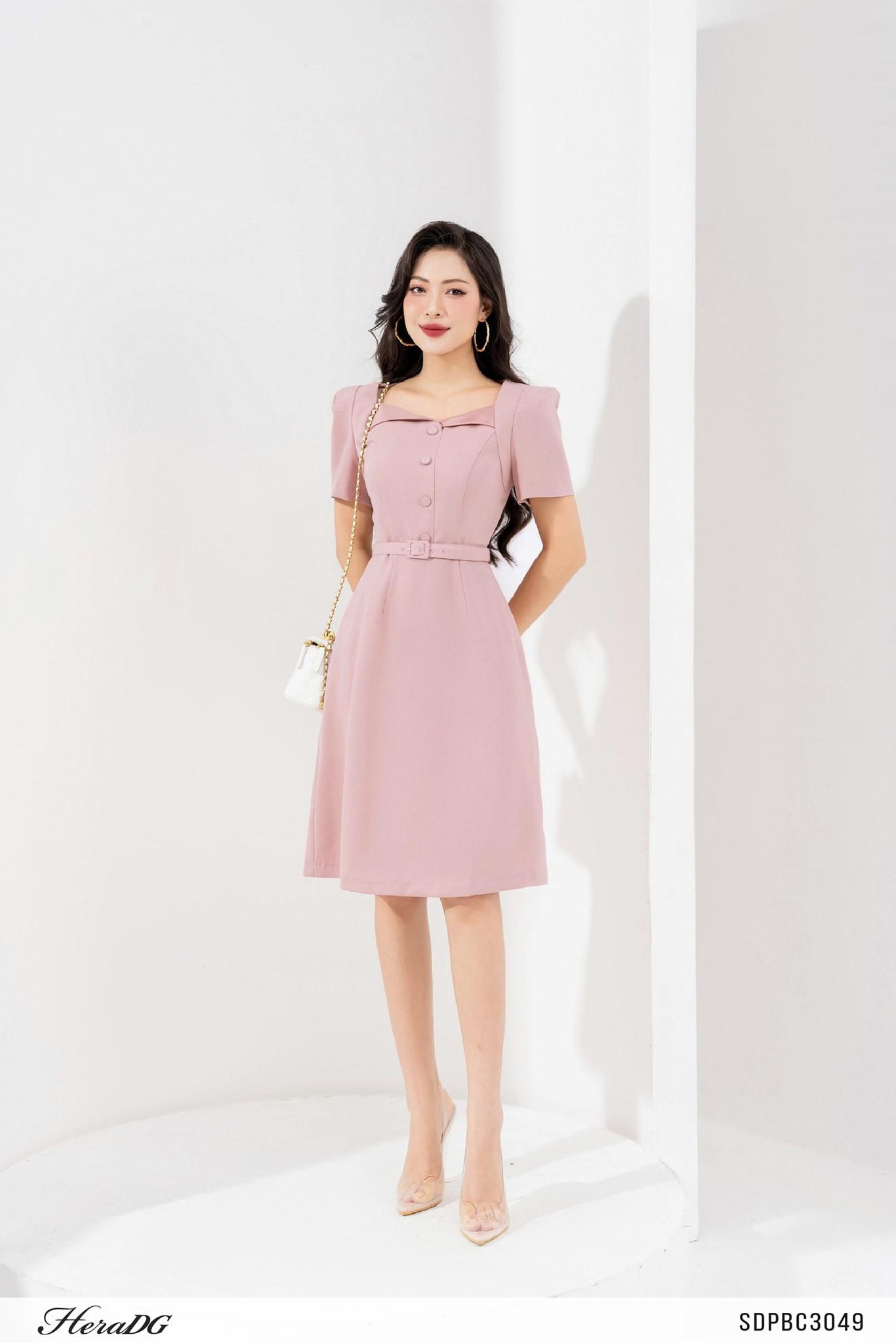 Đầm A cổ vuông kèm đai