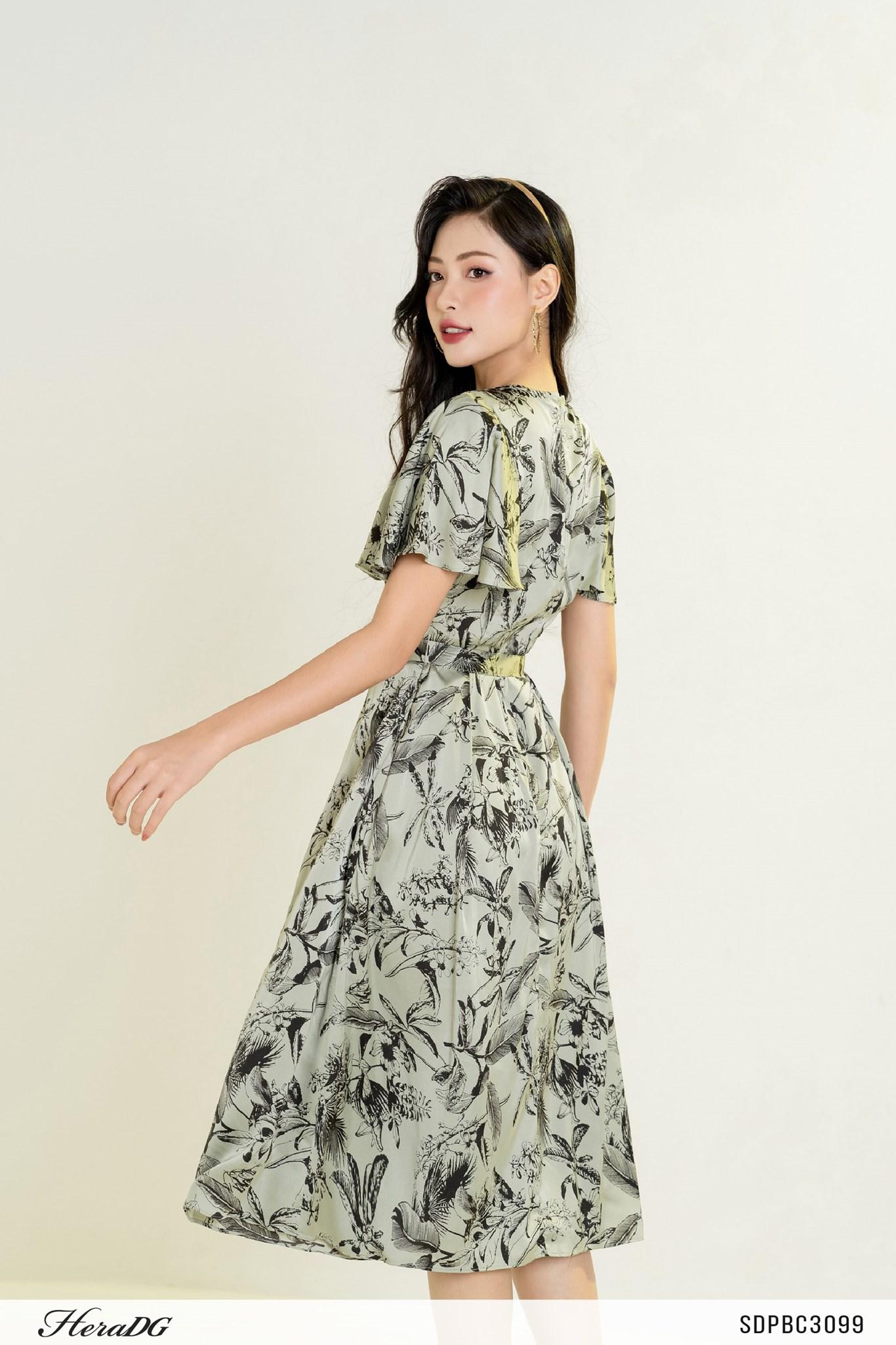 Đầm xoè cổ tròn