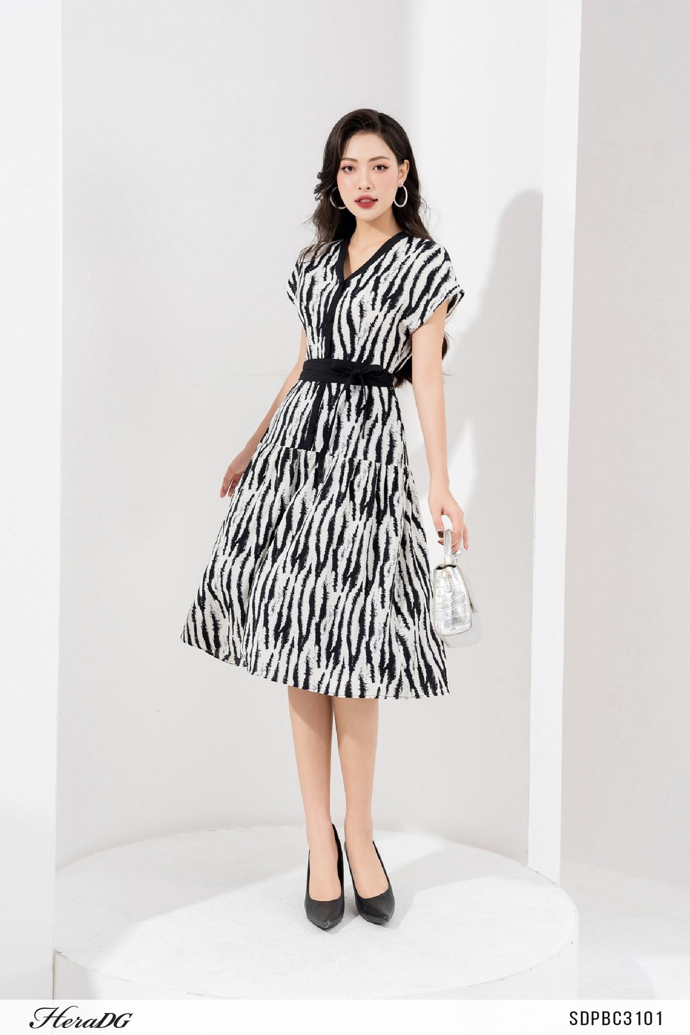 Đầm xoè tay liền