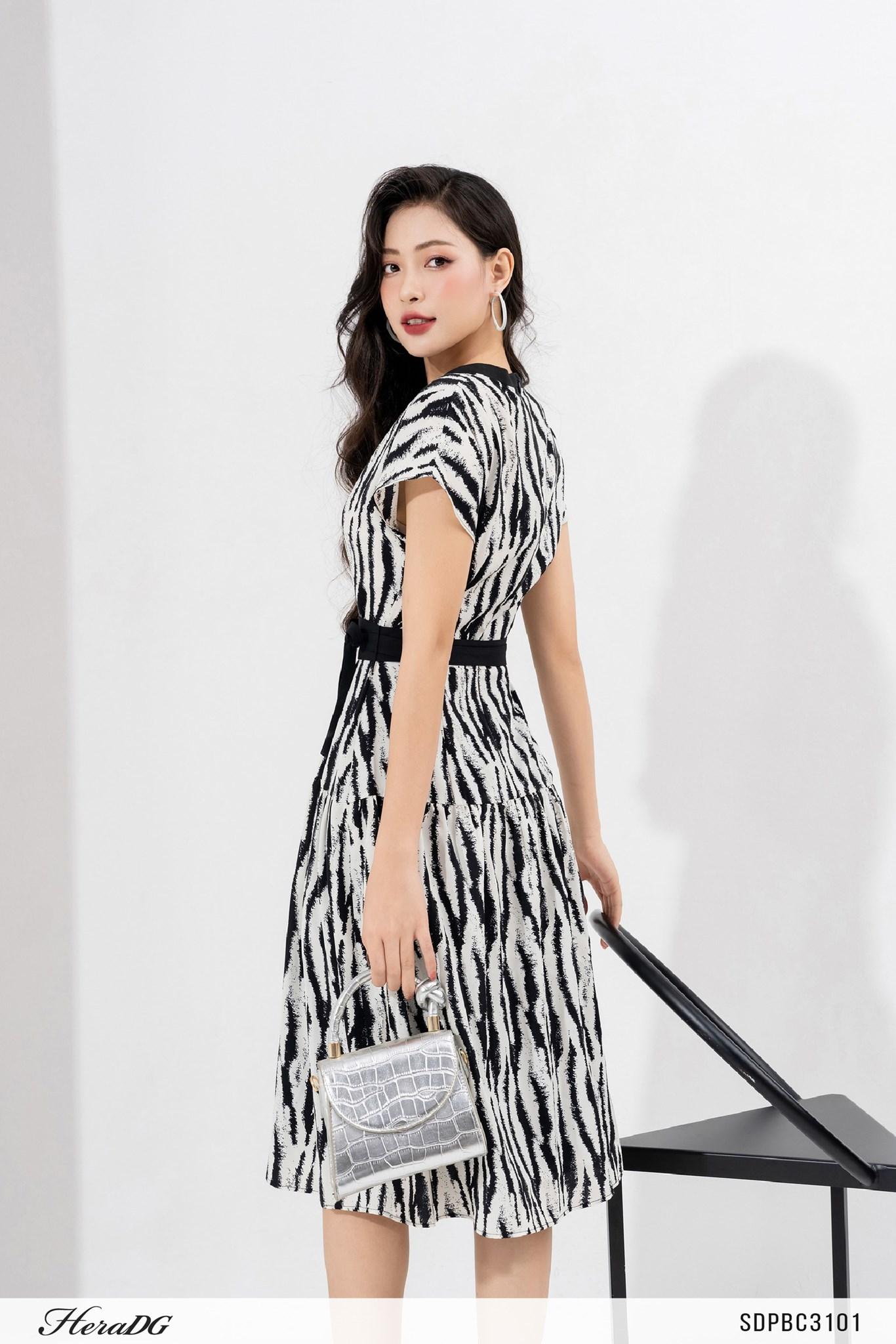 Đầm xoè tay liền