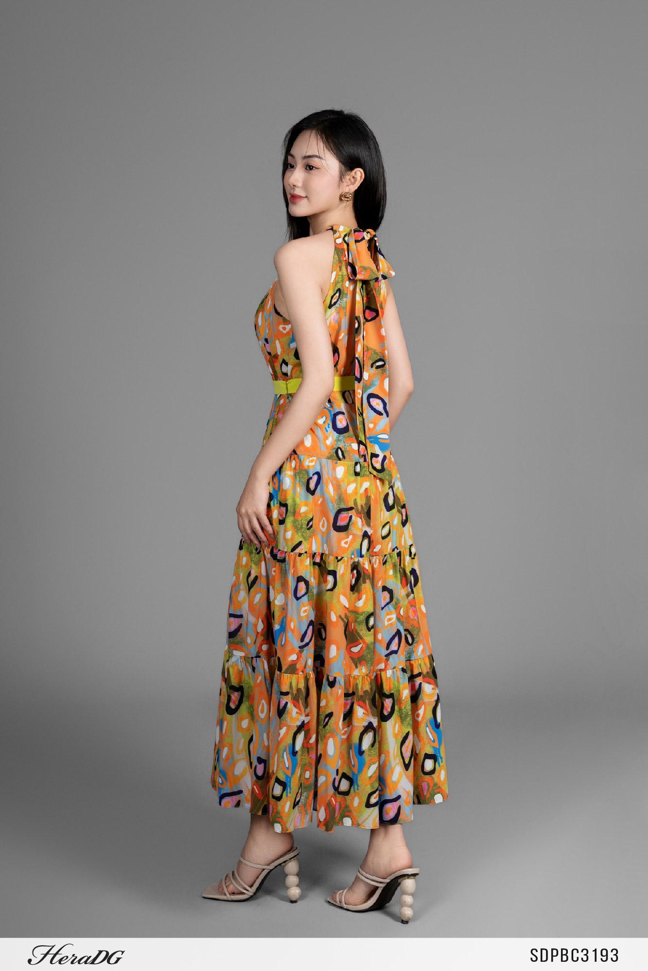 Đầm maxi cổ yếm