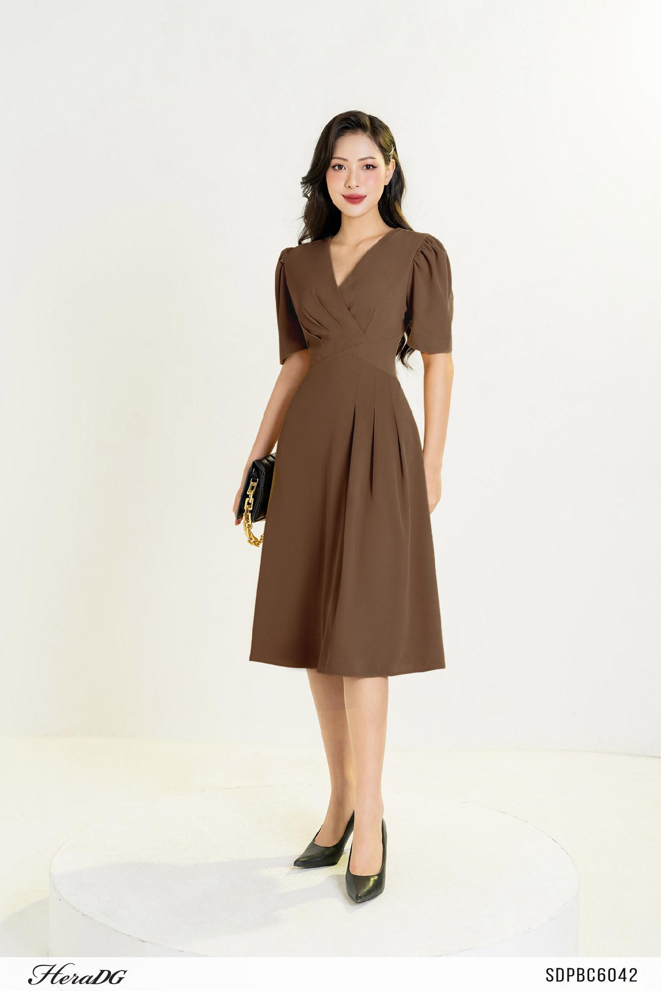 Đầm xoè vạt chéo