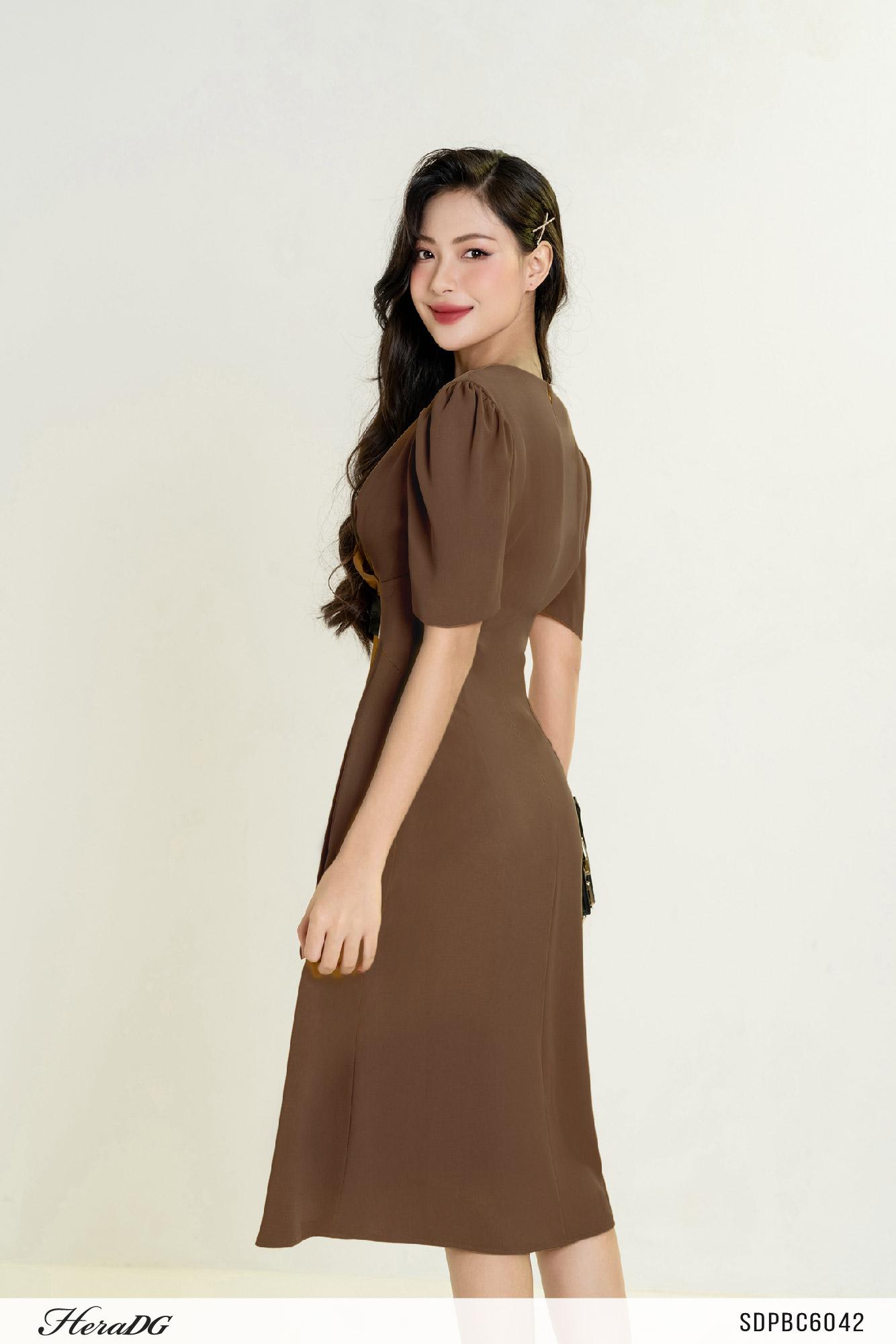 Đầm xoè vạt chéo