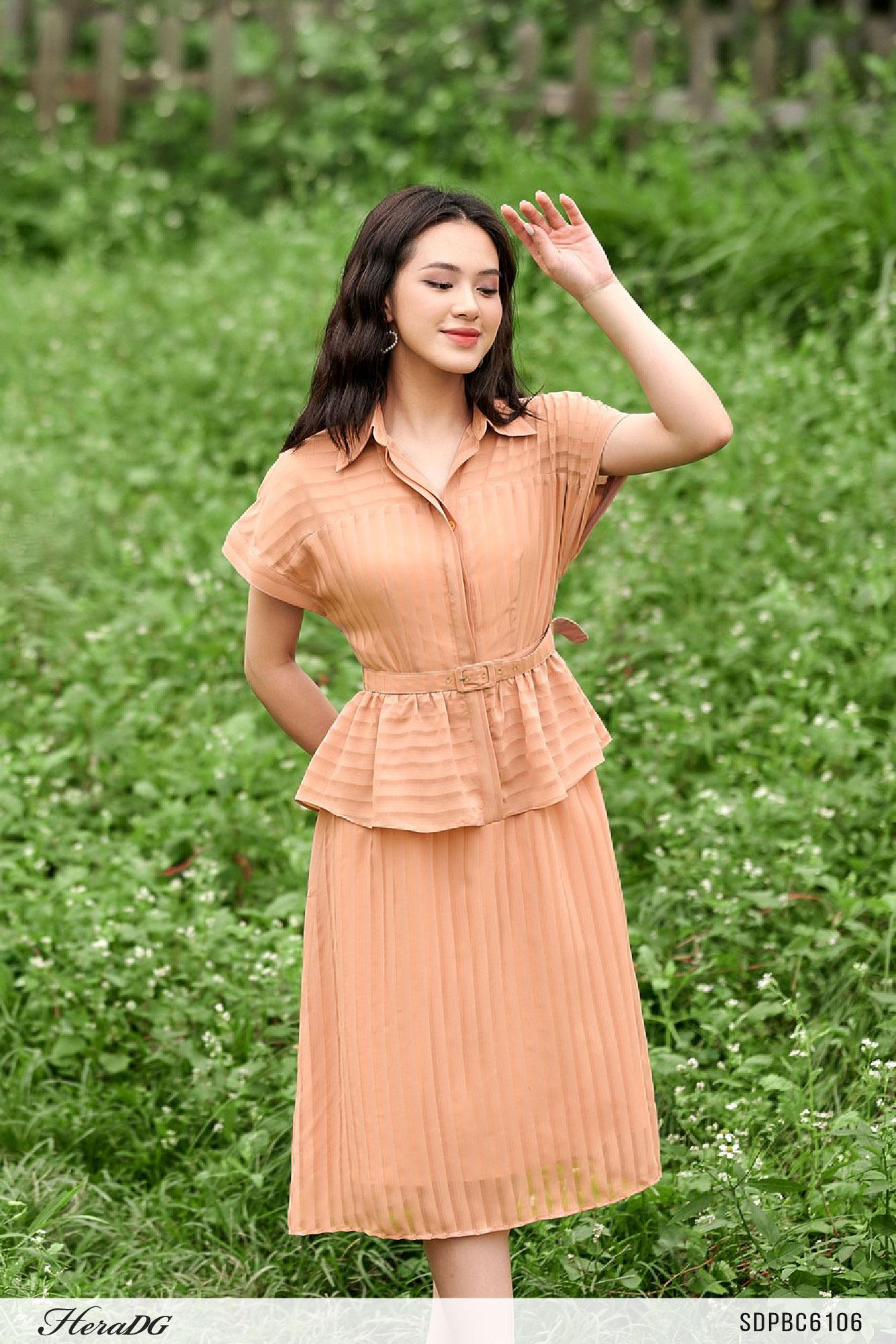 Đầm xoè cổ đức