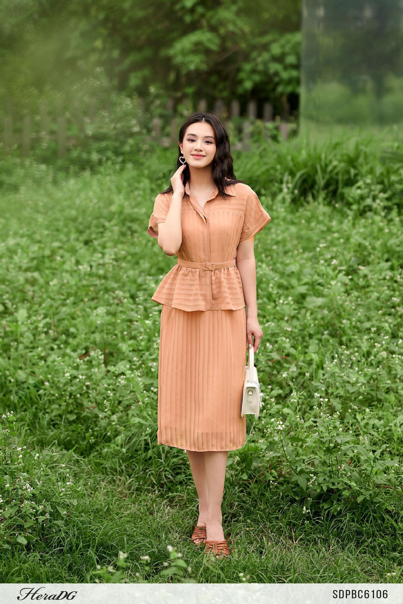 Đầm xoè cổ đức