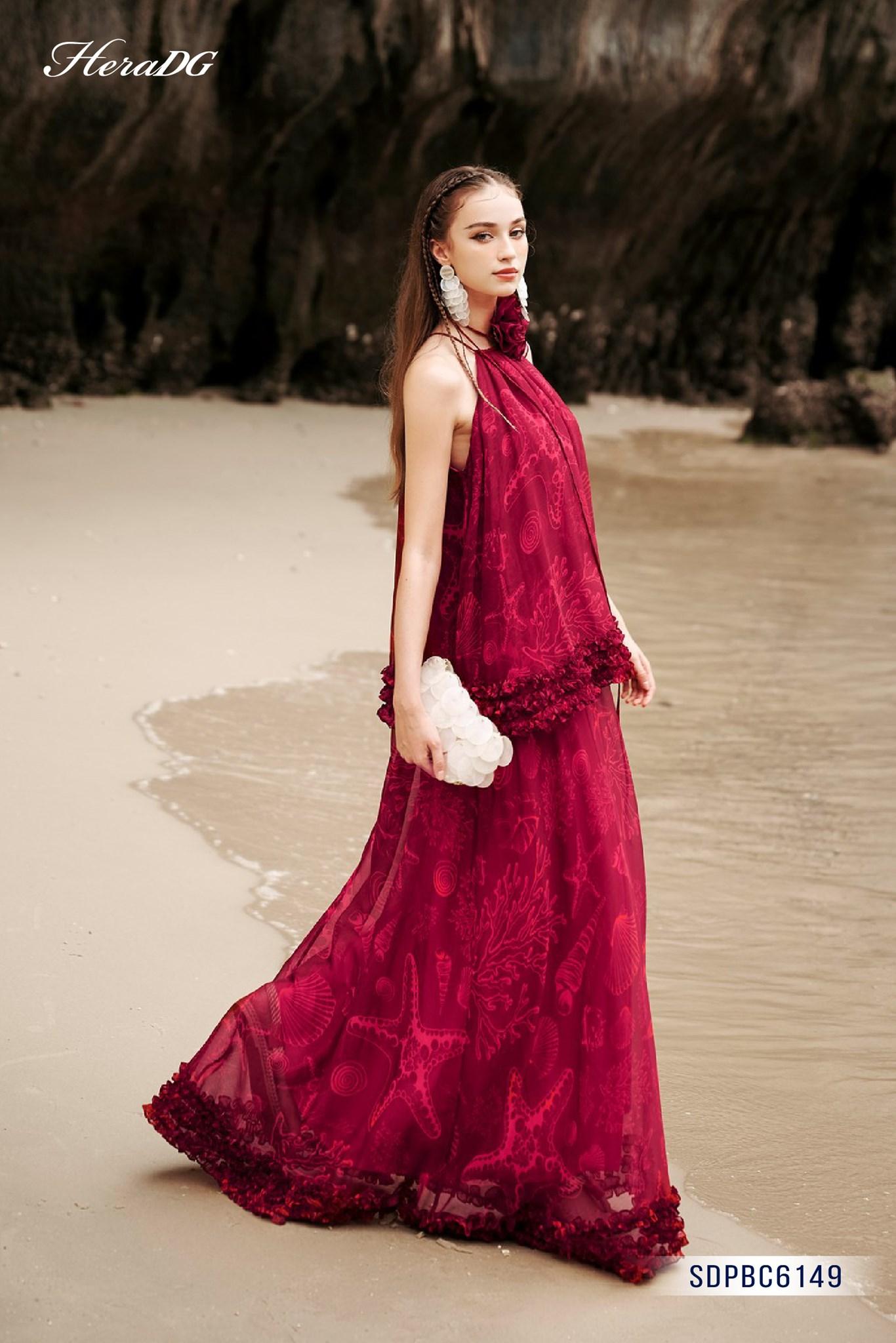 Đầm maxi cổ yếm