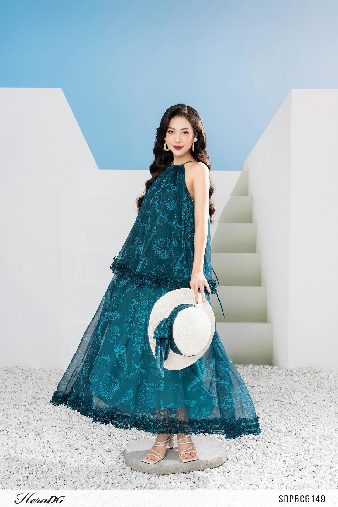 Đầm maxi cổ yếm