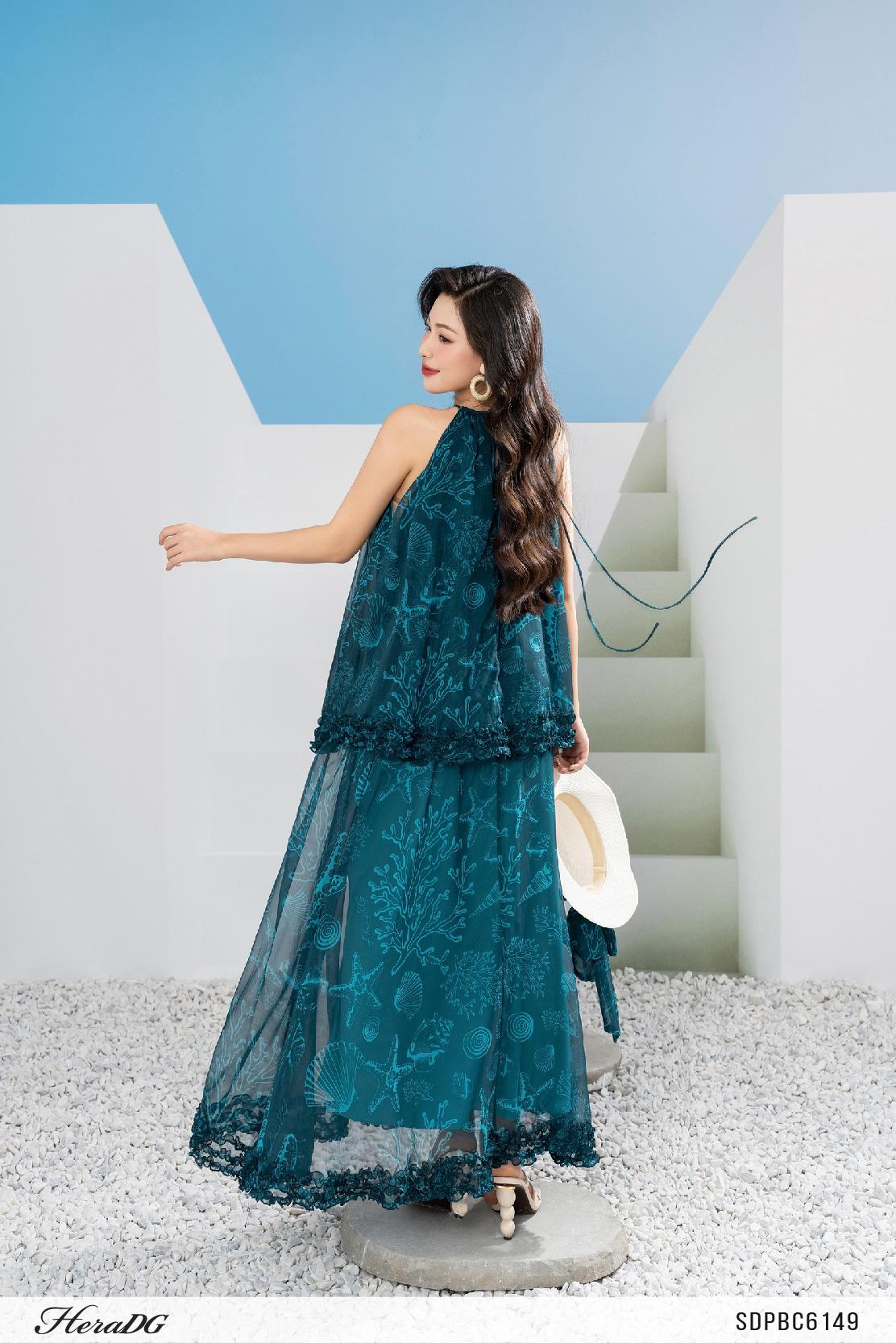 Đầm maxi cổ yếm
