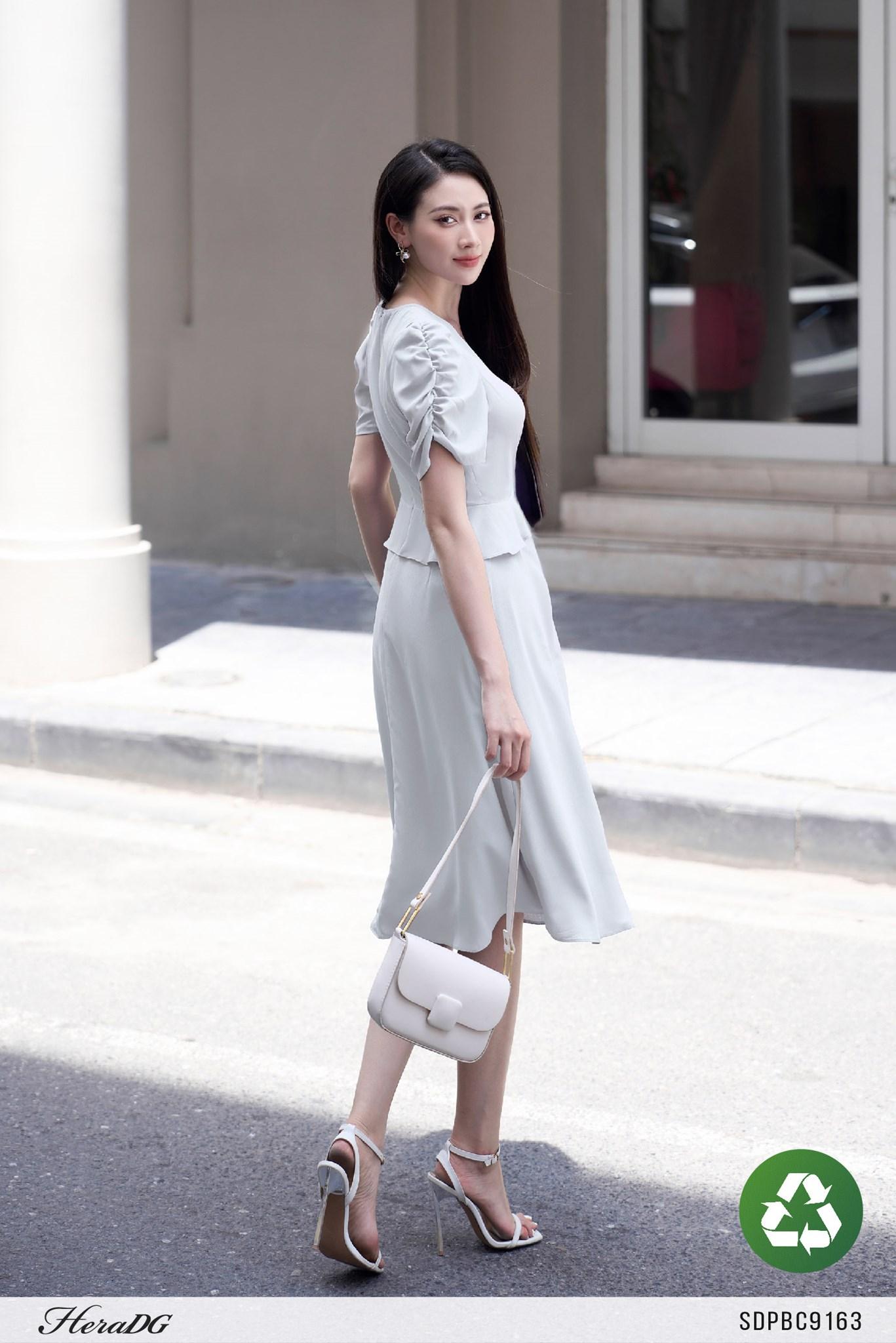 Đầm xoè rút nhún ngực