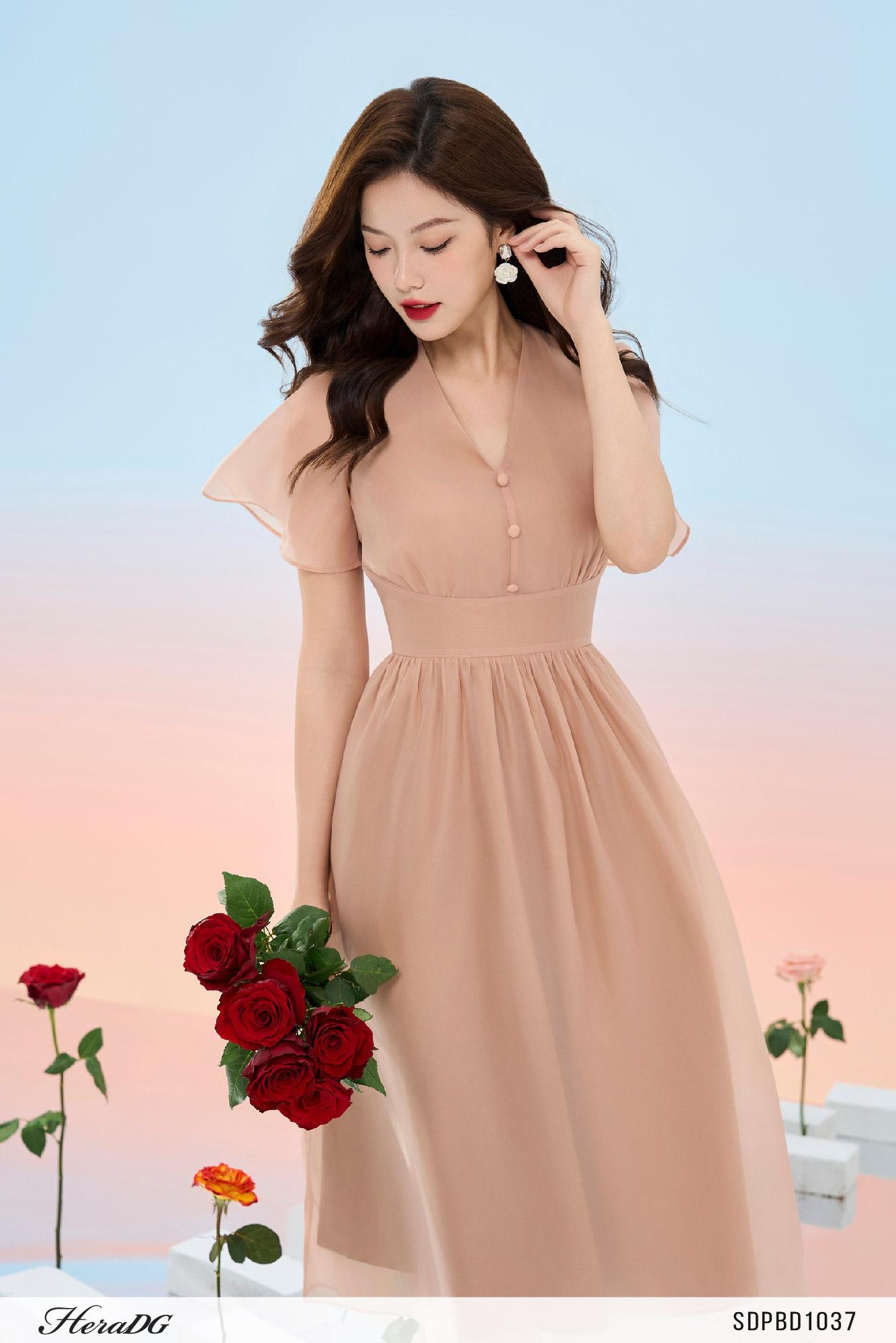 Đầm tơ xoè tay xẻ