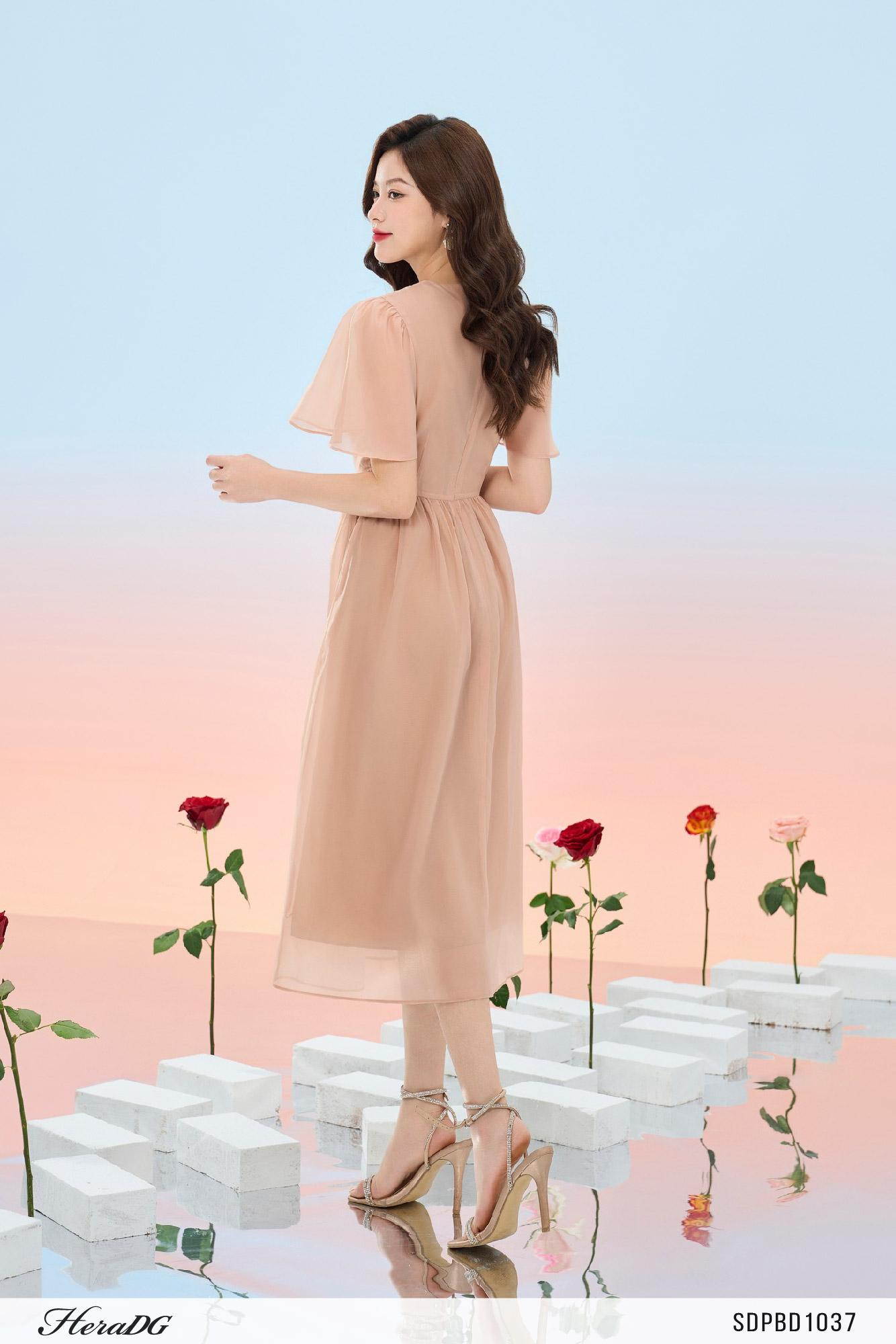 Đầm tơ xoè tay xẻ