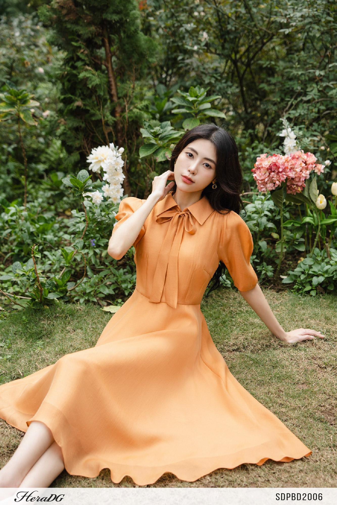 Đầm xoè cổ đức