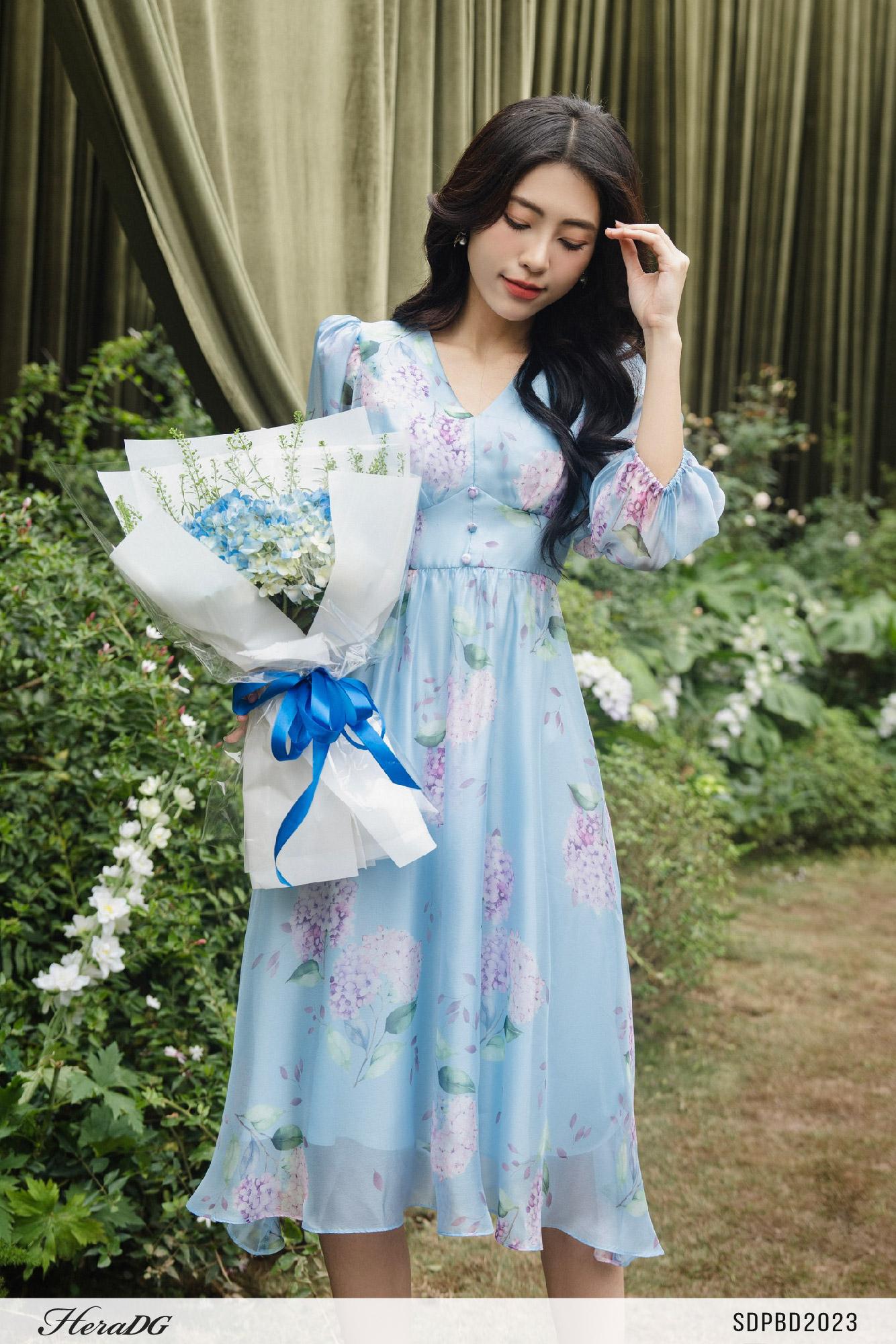 Đầm xoè tay lỡ