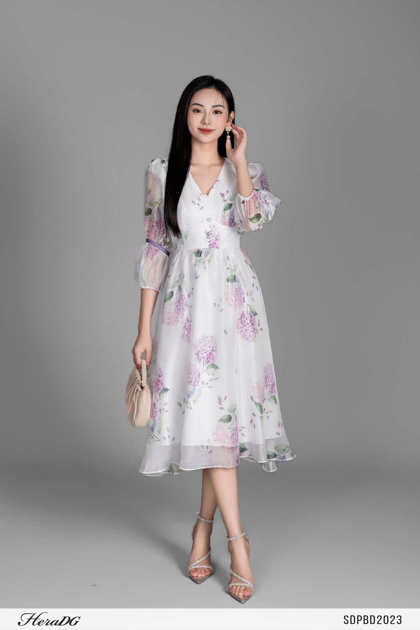 Đầm xoè tay lỡ