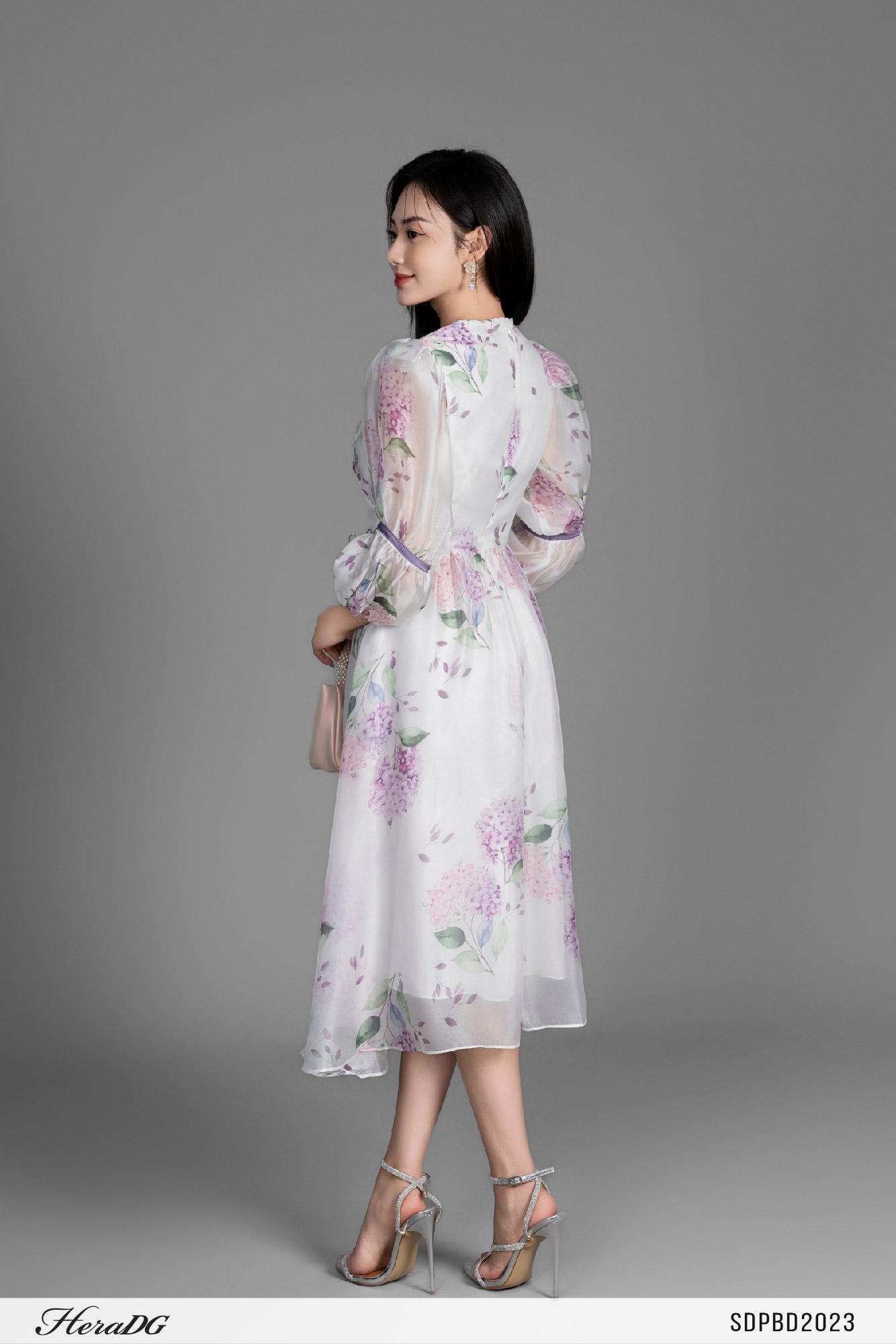 Đầm xoè tay lỡ