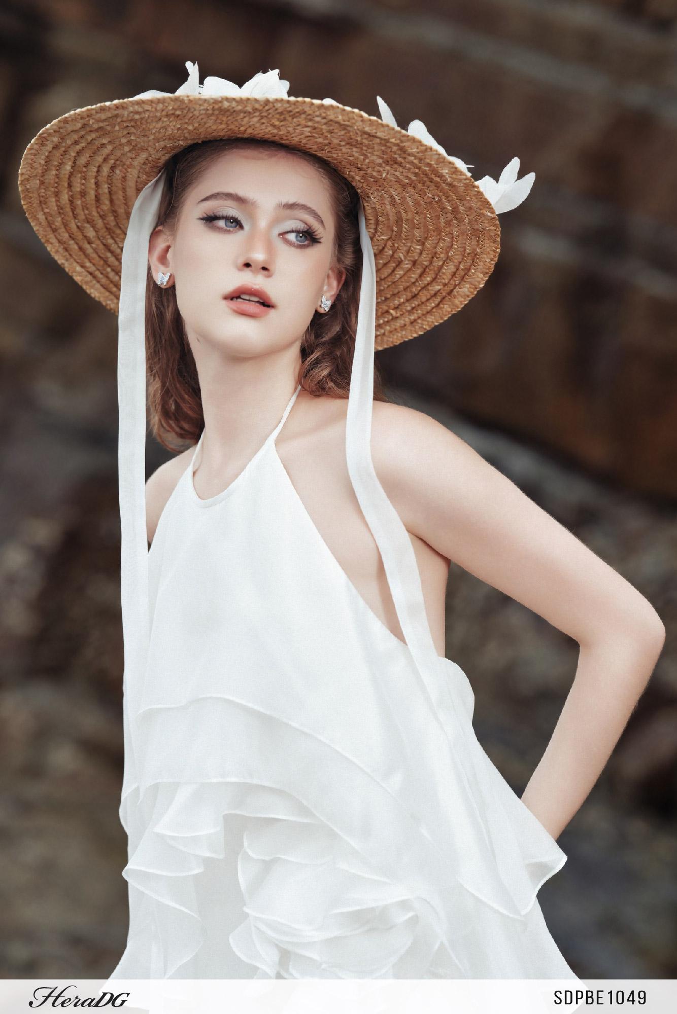 Đầm maxi cổ yếm