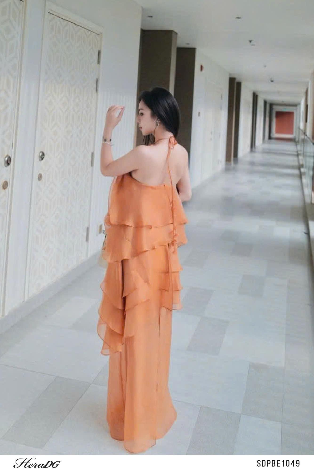 Đầm maxi cổ yếm
