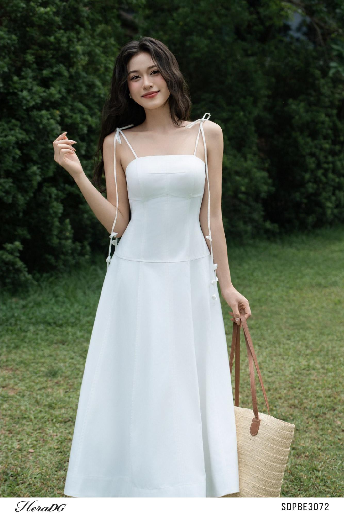 Đầm xoè 2 dây đính dây hoa trang trí