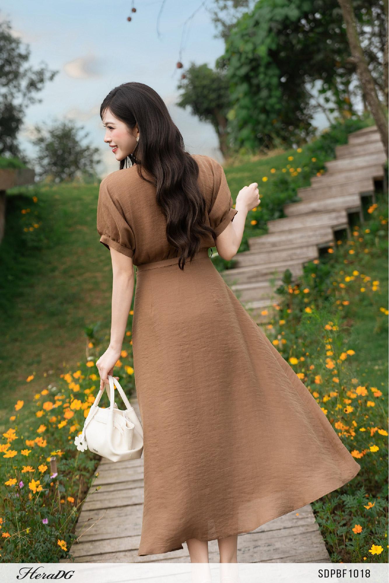 Đầm sơ mi túi đính hoa
