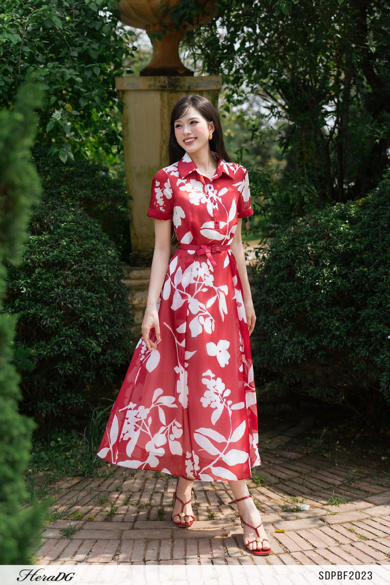 Đầm xòe họa tiết tay lơ vê