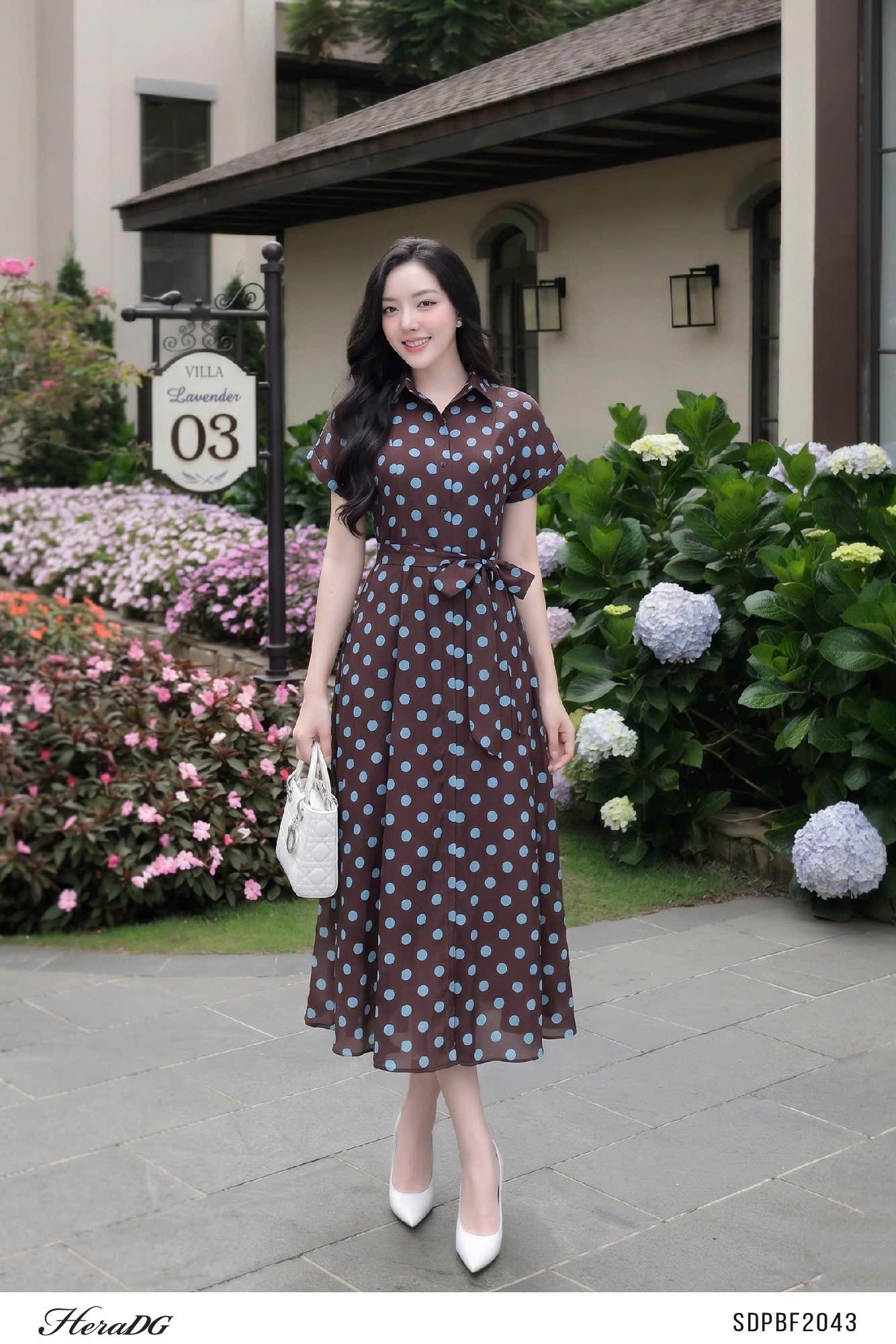 Đầm xòe tay lơ vê họa tiết chấm bi