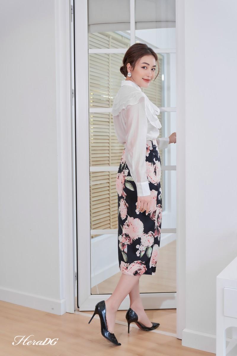 Chân váy lụa ôm buộc nơ, tà lệch