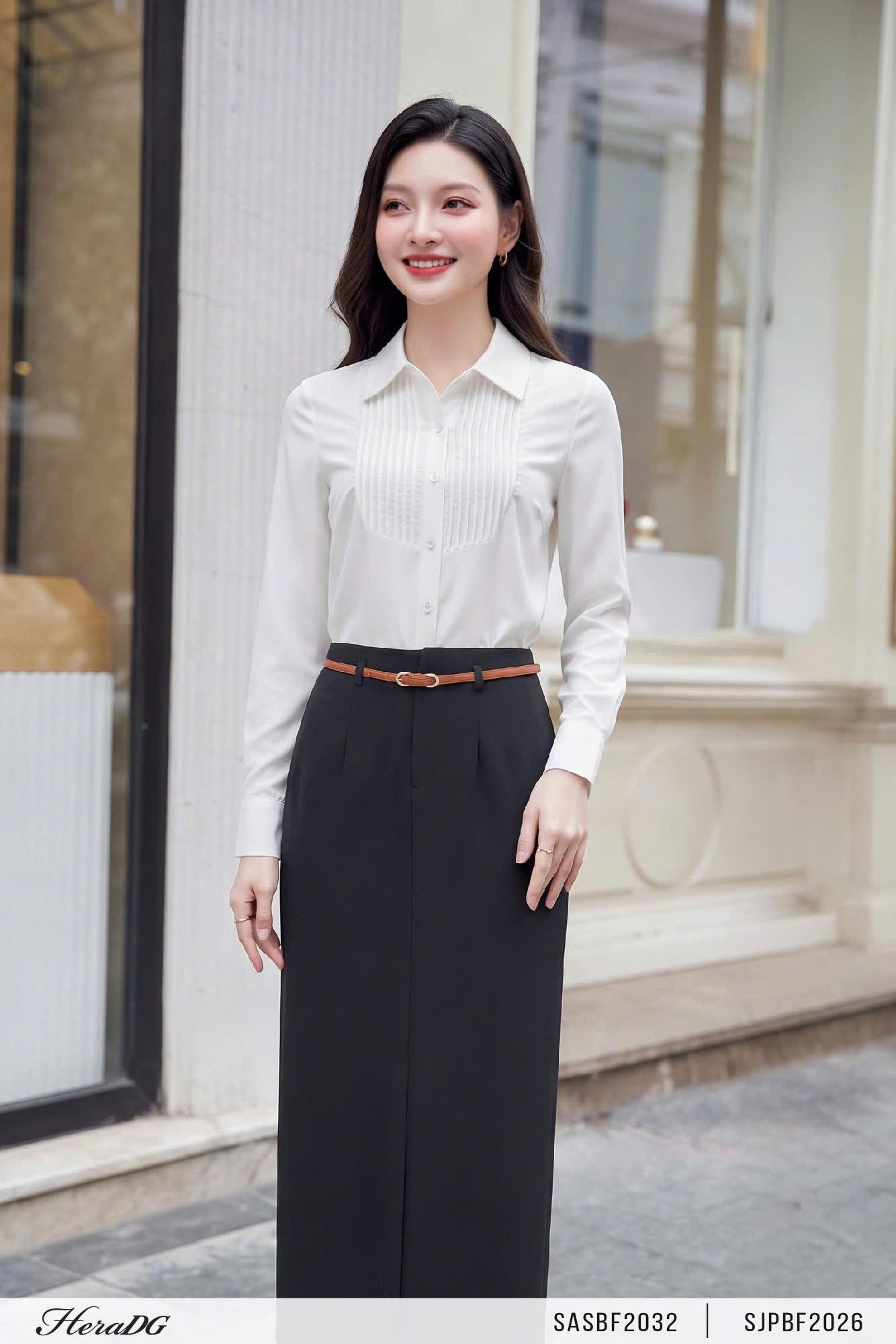 Chân váy suông xẻ sau