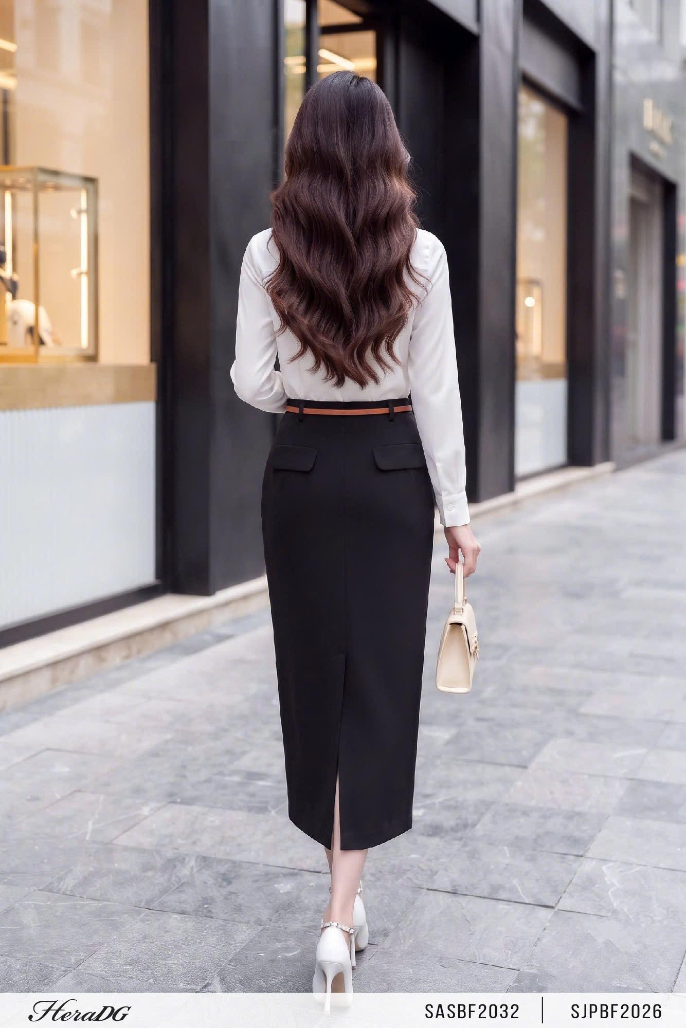 Chân váy suông xẻ sau