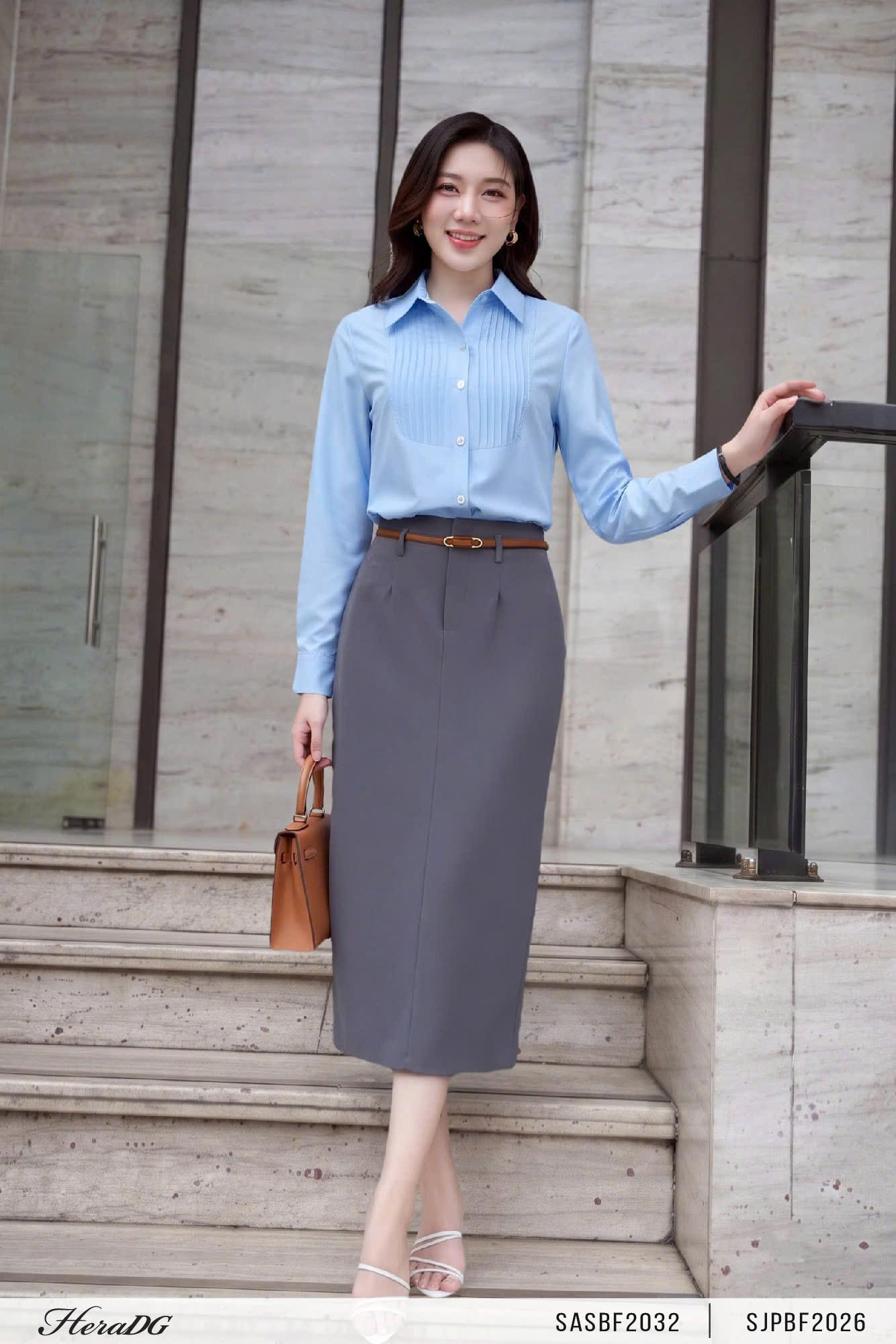 Chân váy suông xẻ sau