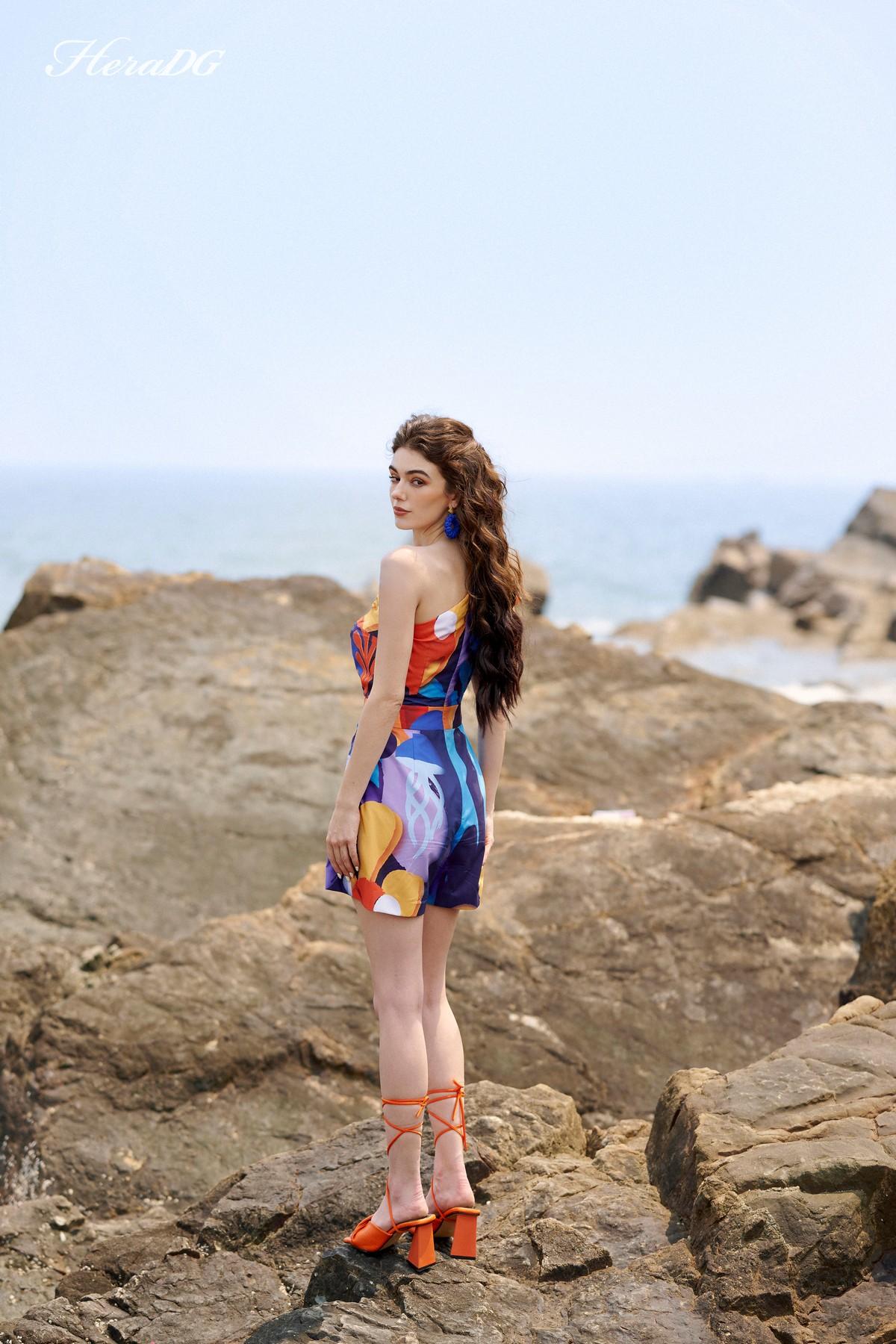Jumsuit xoắn ngực