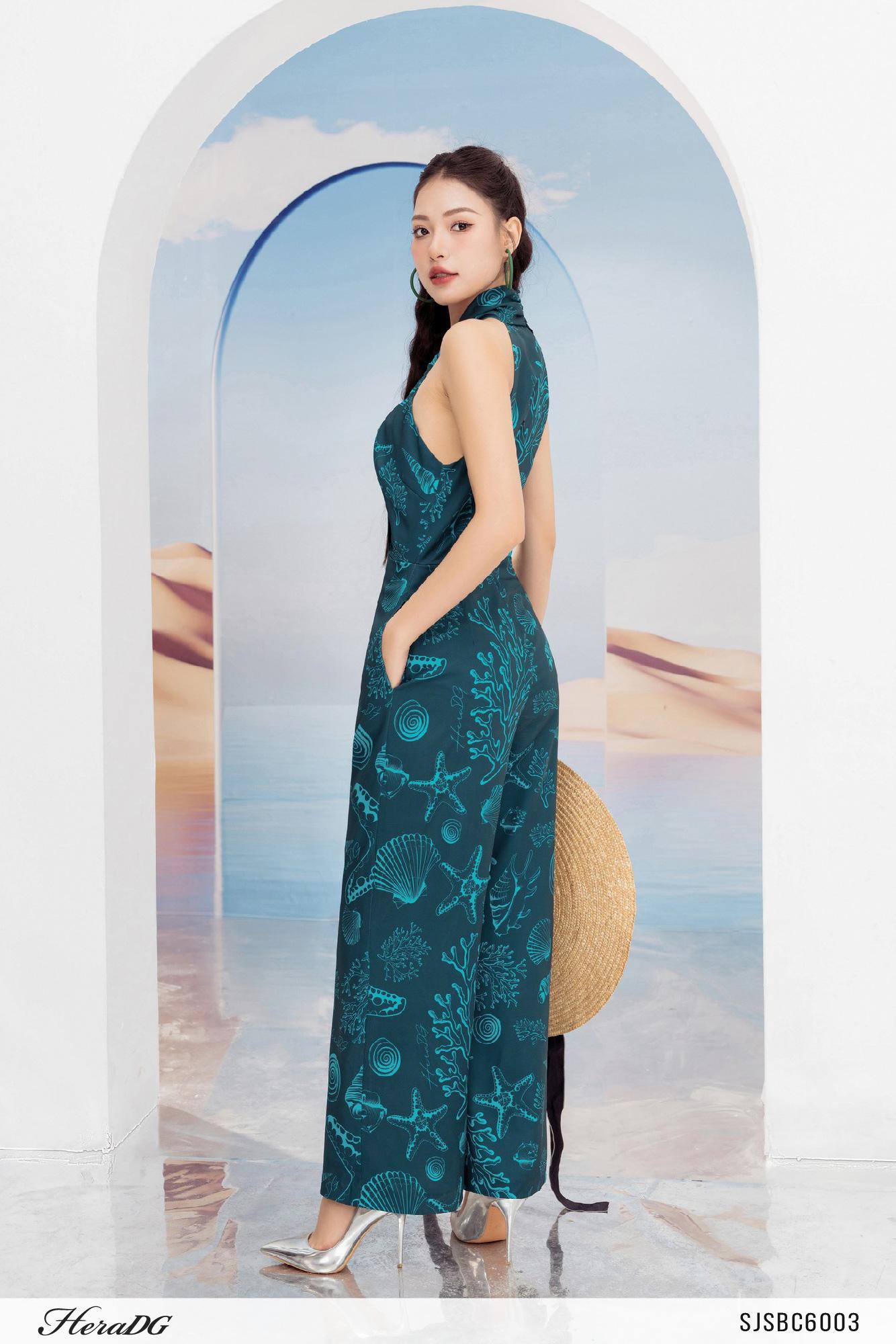 Jumsuit cổ yếm
