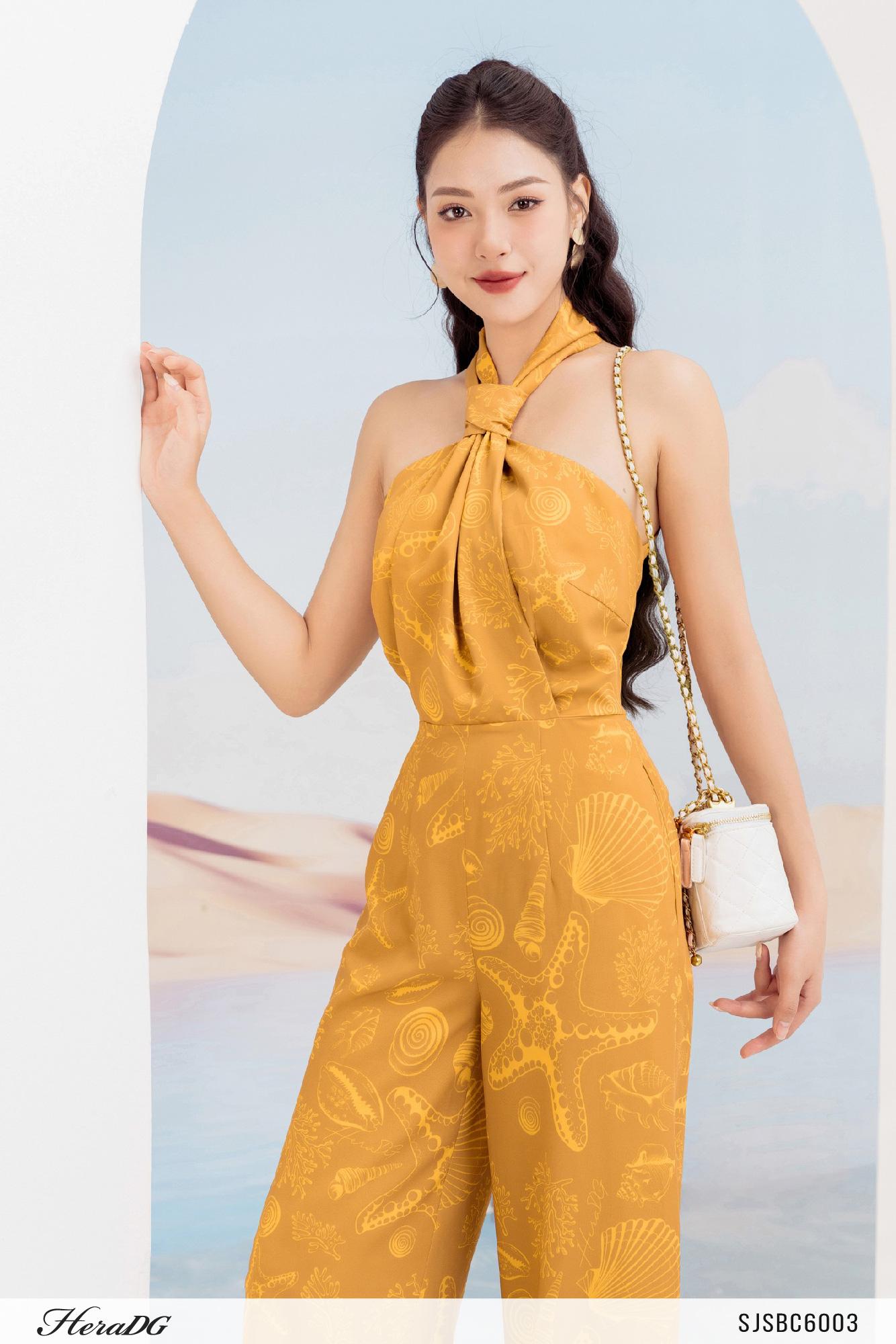 Jumsuit cổ yếm