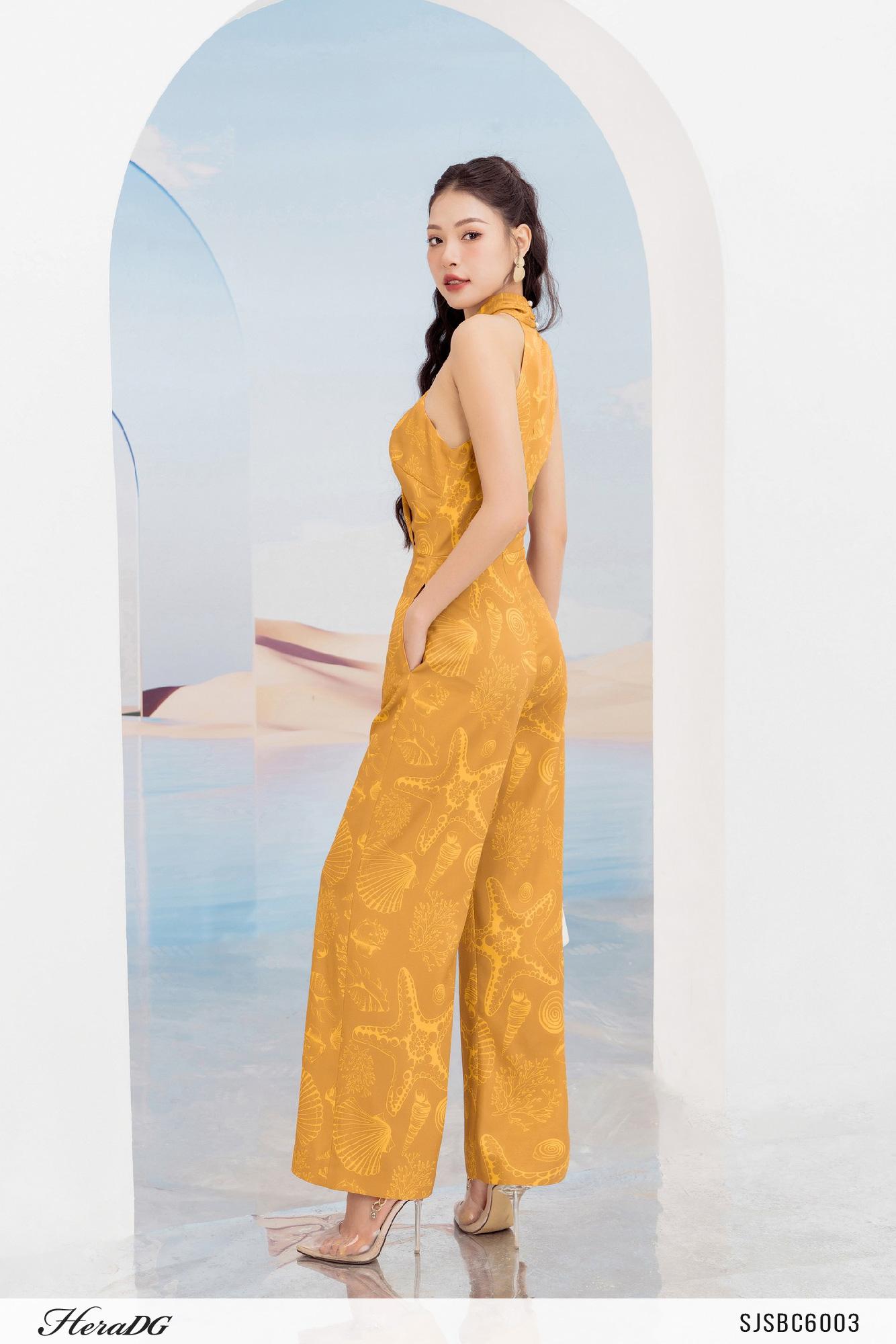 Jumsuit cổ yếm