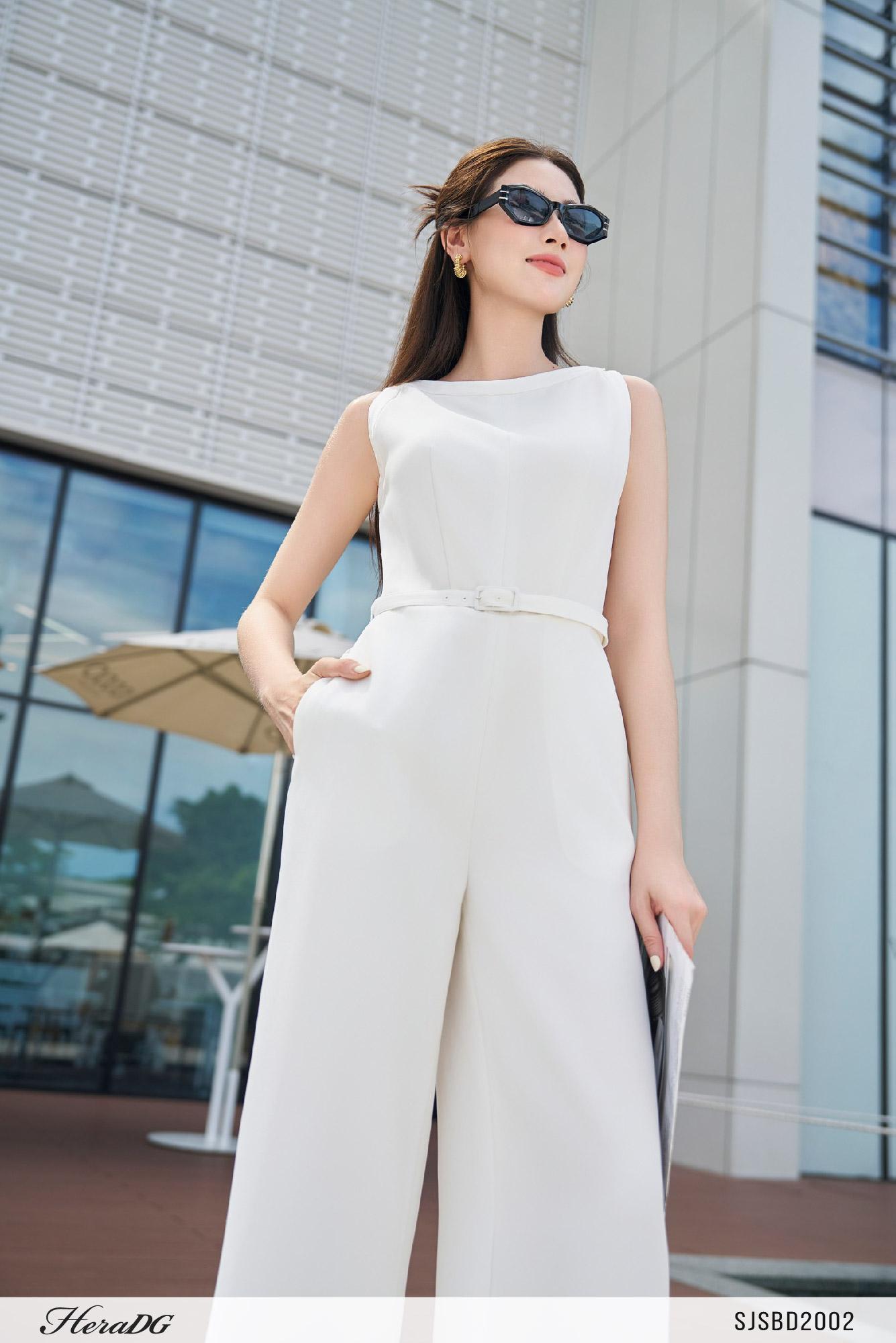 Bộ jumsuit phối viền