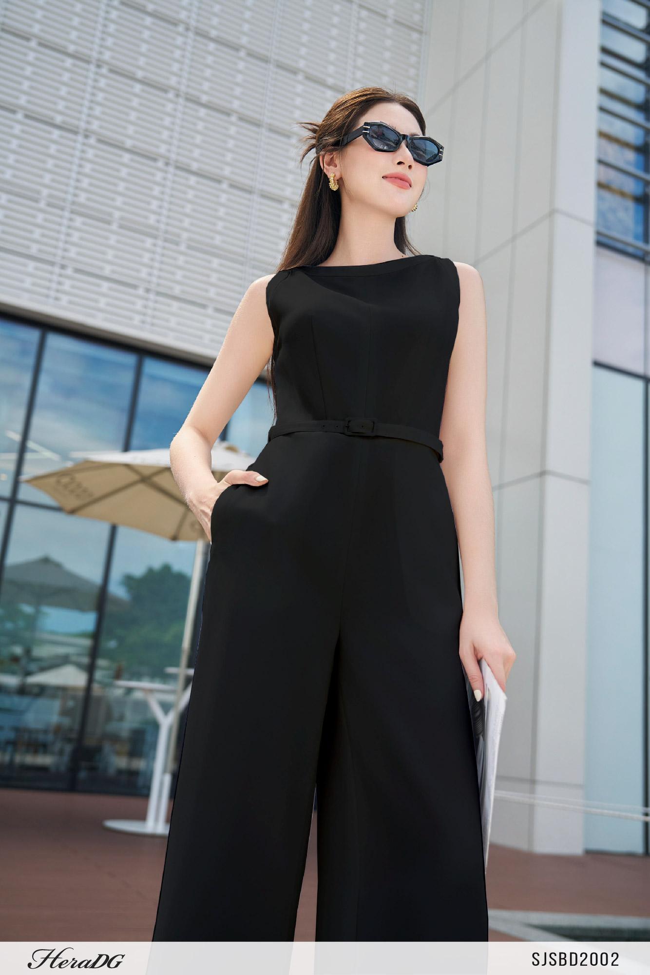 Bộ jumsuit phối viền