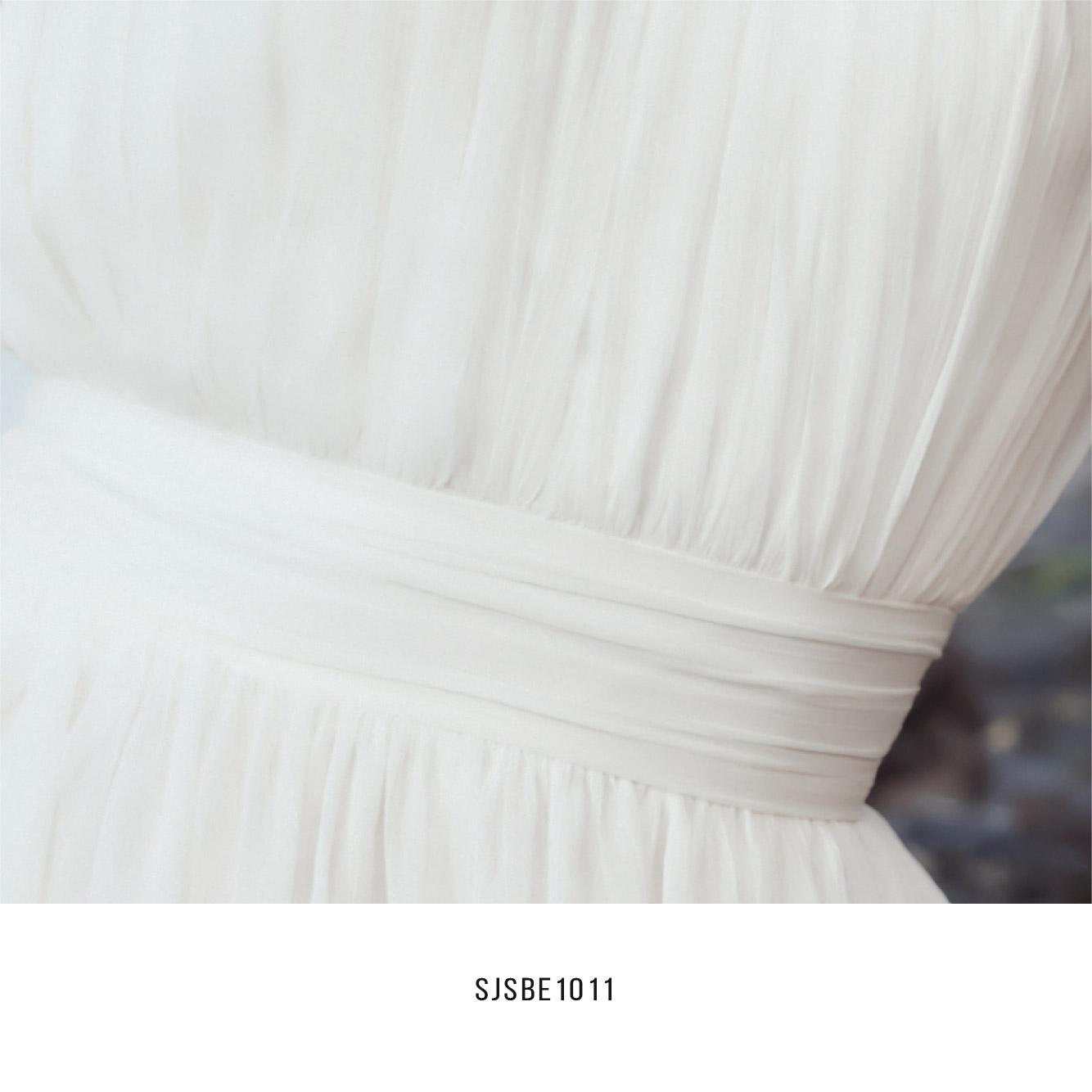 Bộ jumpsuit dáng váy