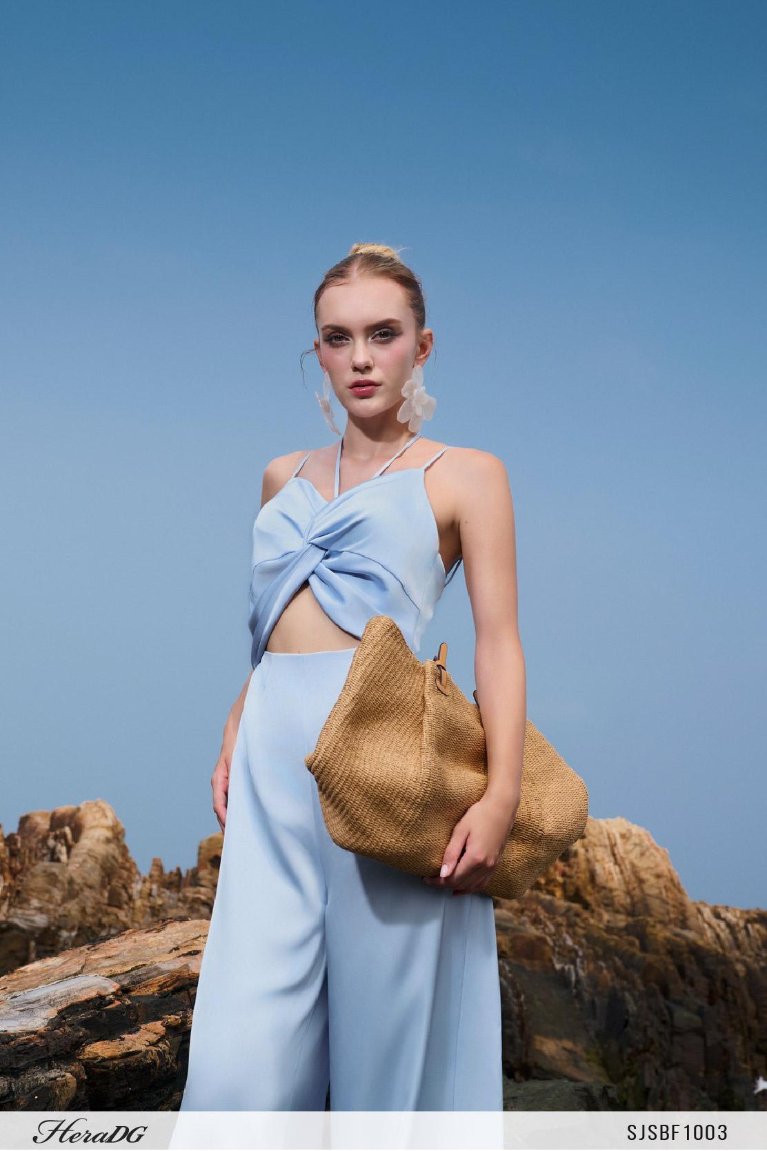 Jumpsuit lụa xoắn ngực