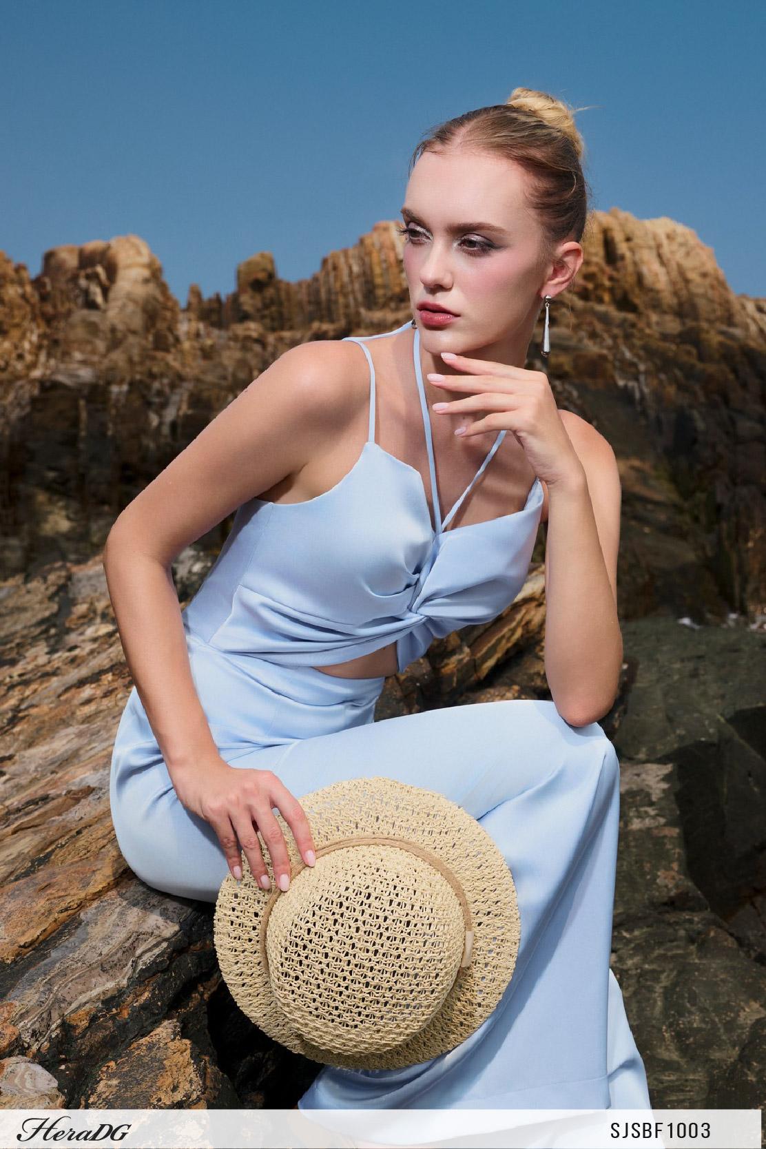 Jumpsuit lụa xoắn ngực