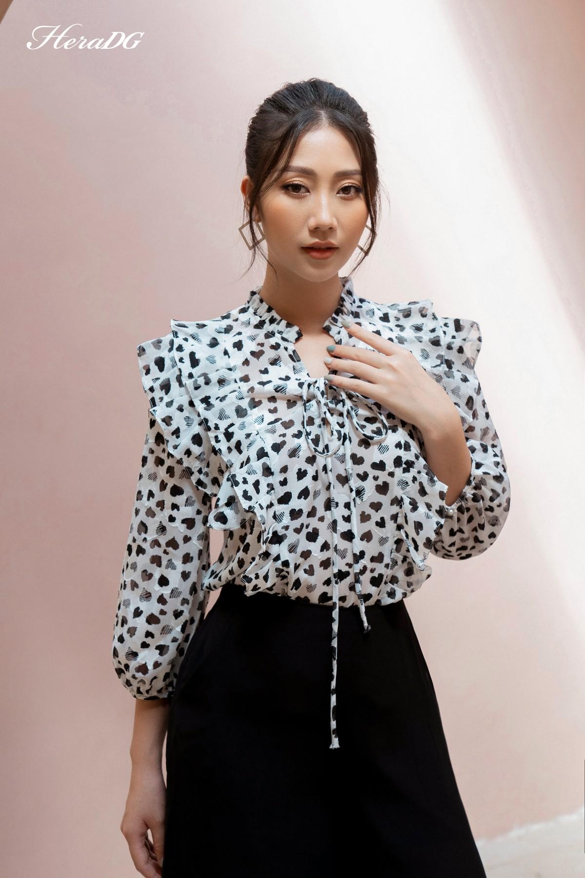 Quần suông ống xẻ