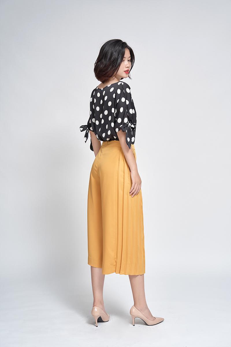 Quần lửng xếp ly bên