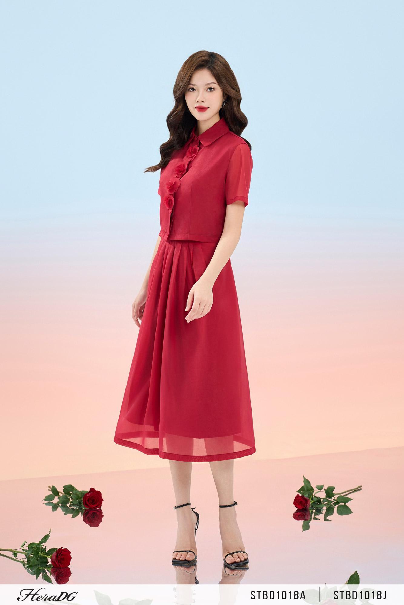Áo kiểu dáng crotop đính hoa