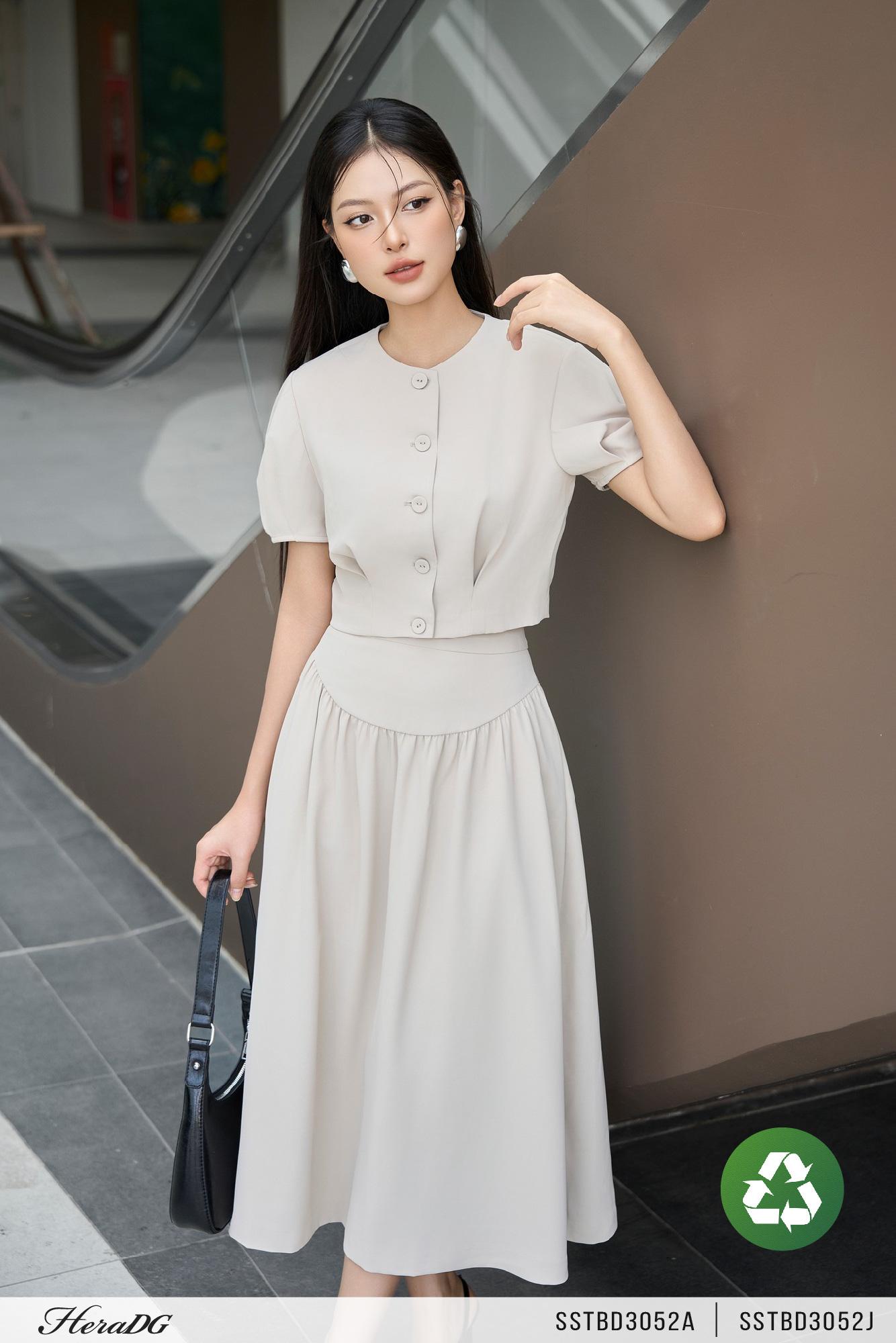 Áo kiểu croptop cổ tròn