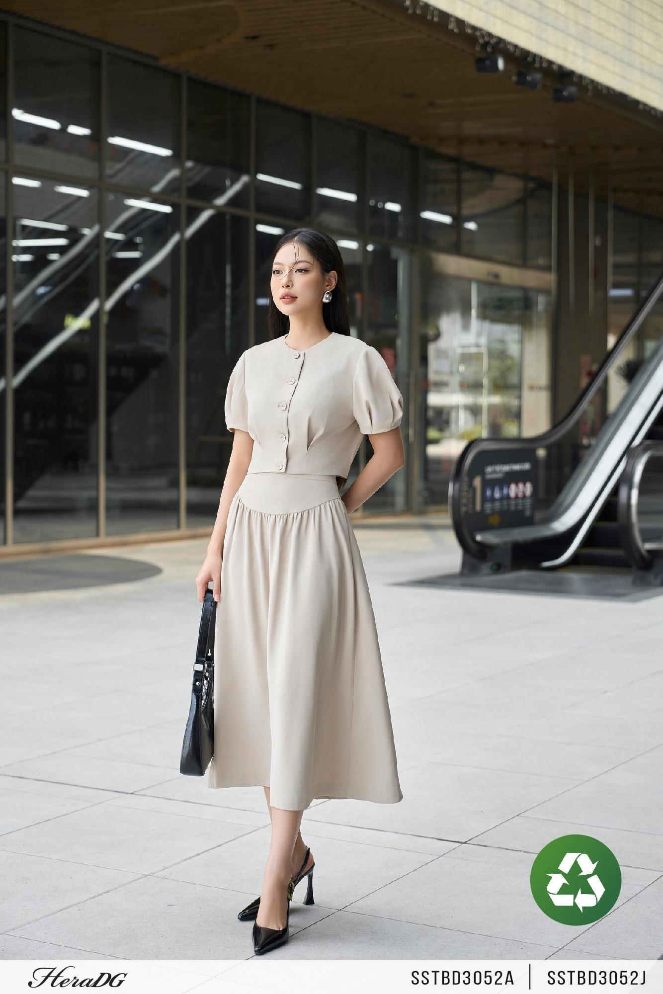 Áo kiểu croptop cổ tròn