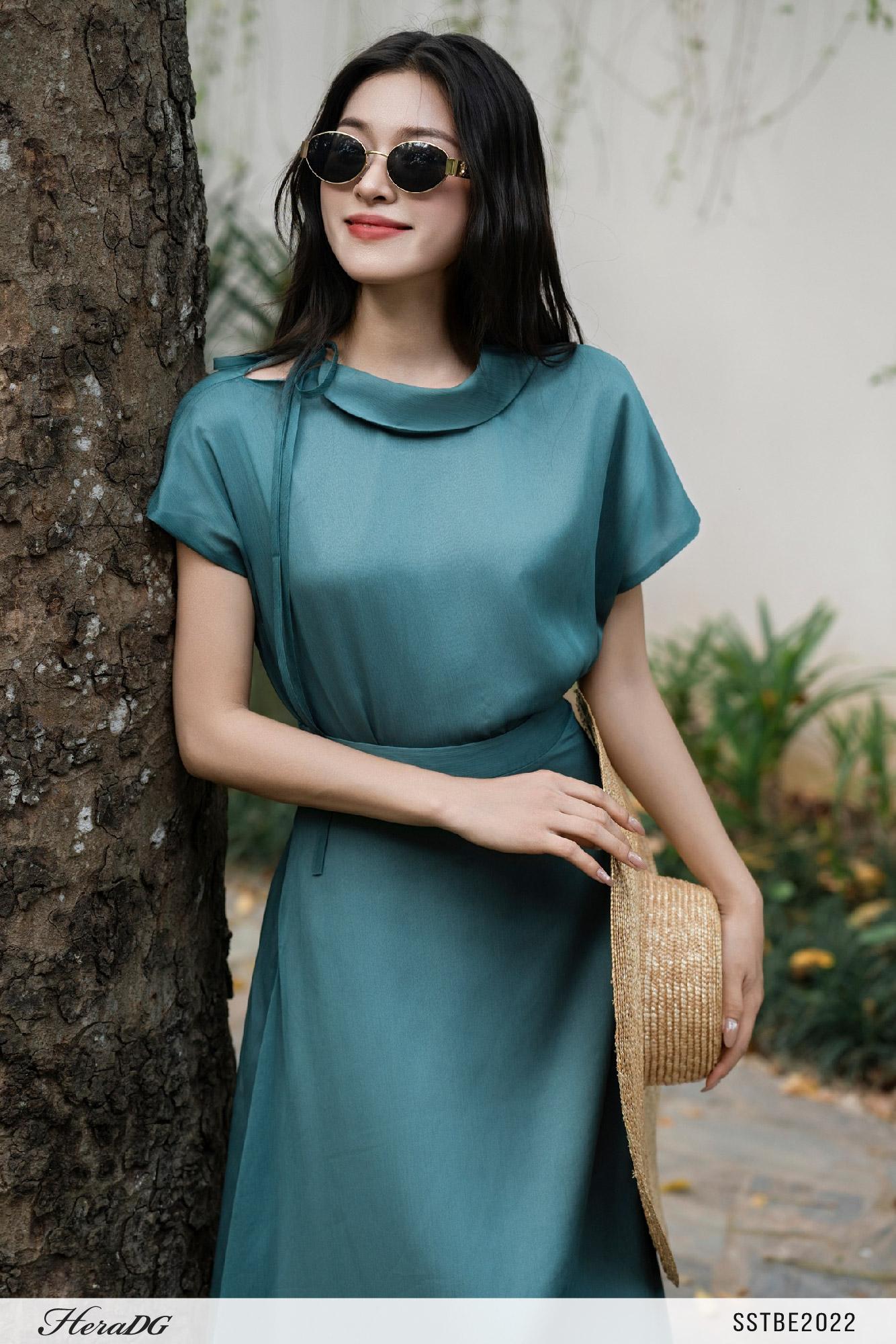 Set bộ áo cổ buộc nơ, chân váy xoè
