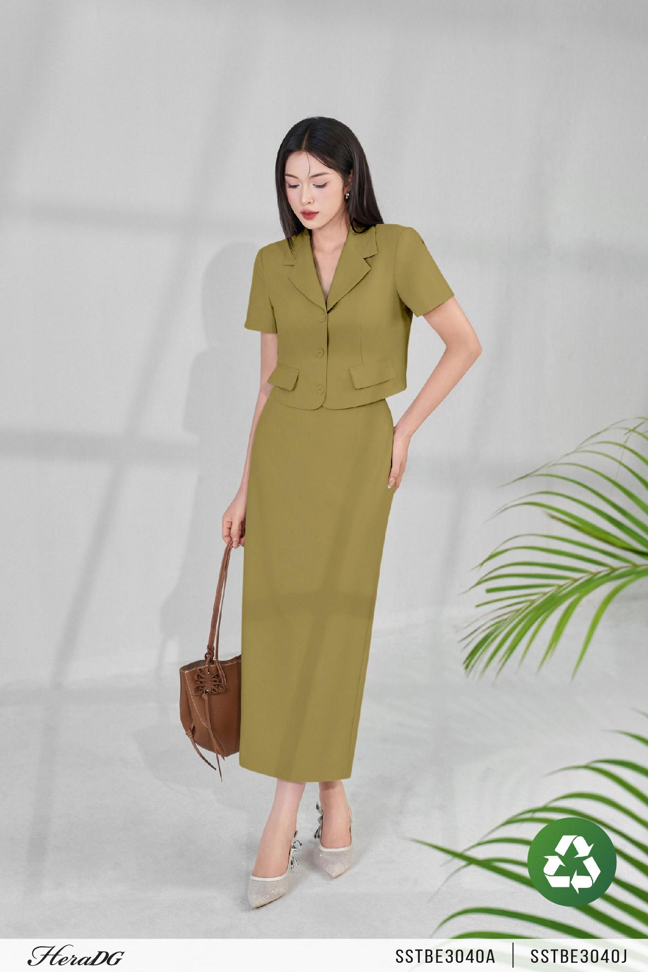 Áo cổ 2 ve dáng ngắn