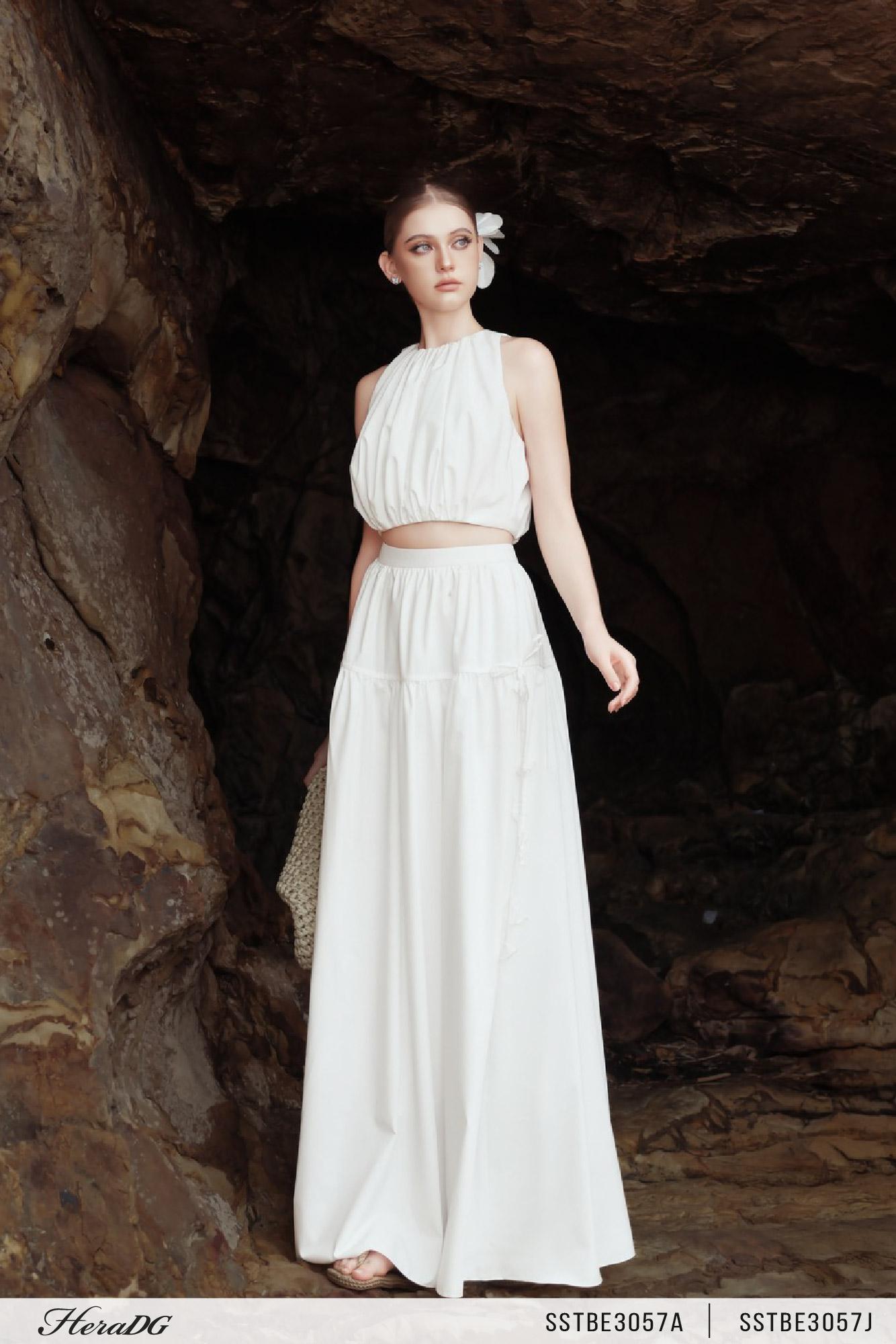 Áo croptop cổ yếm