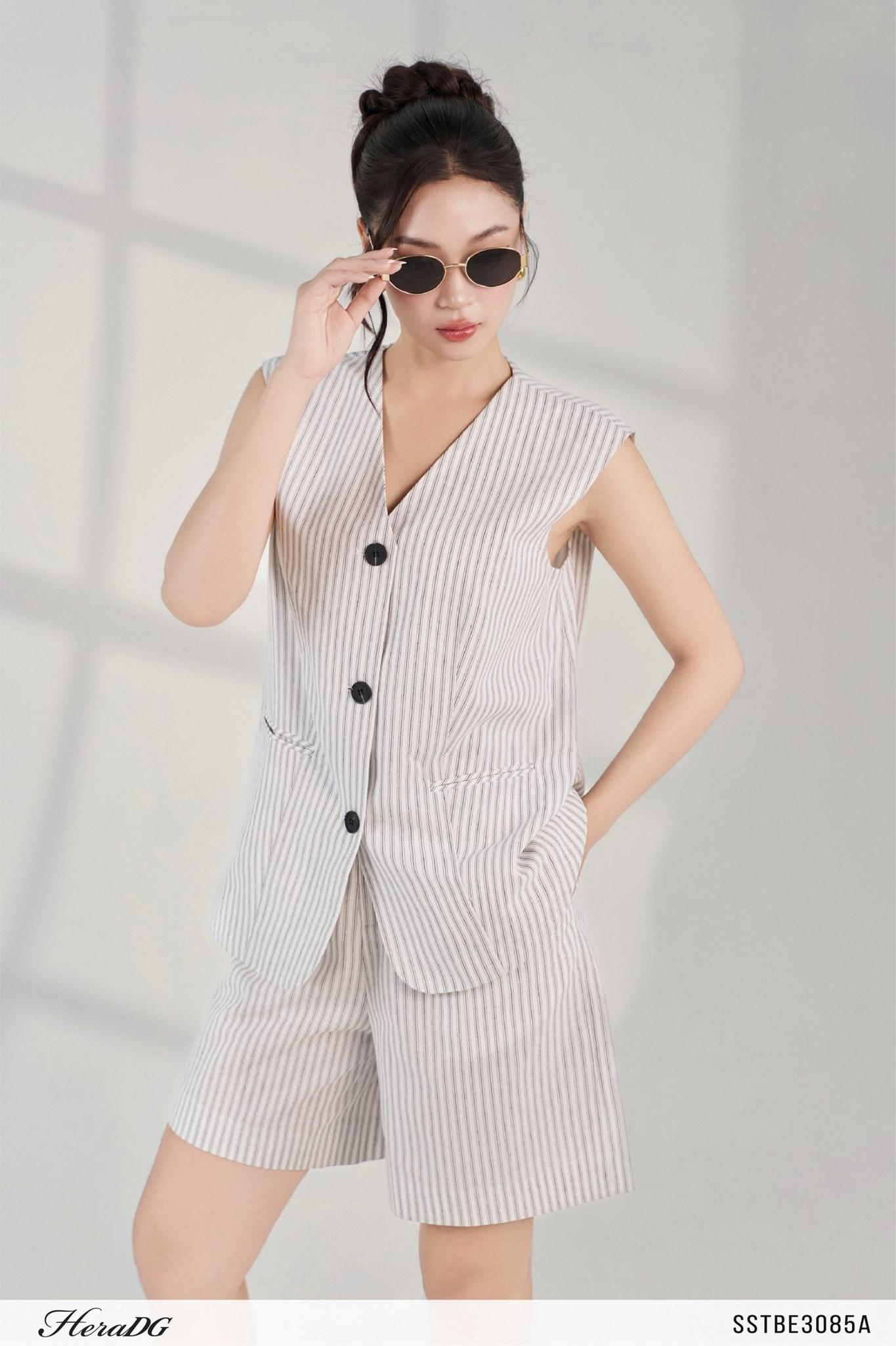 Quần short cạp quai nhê