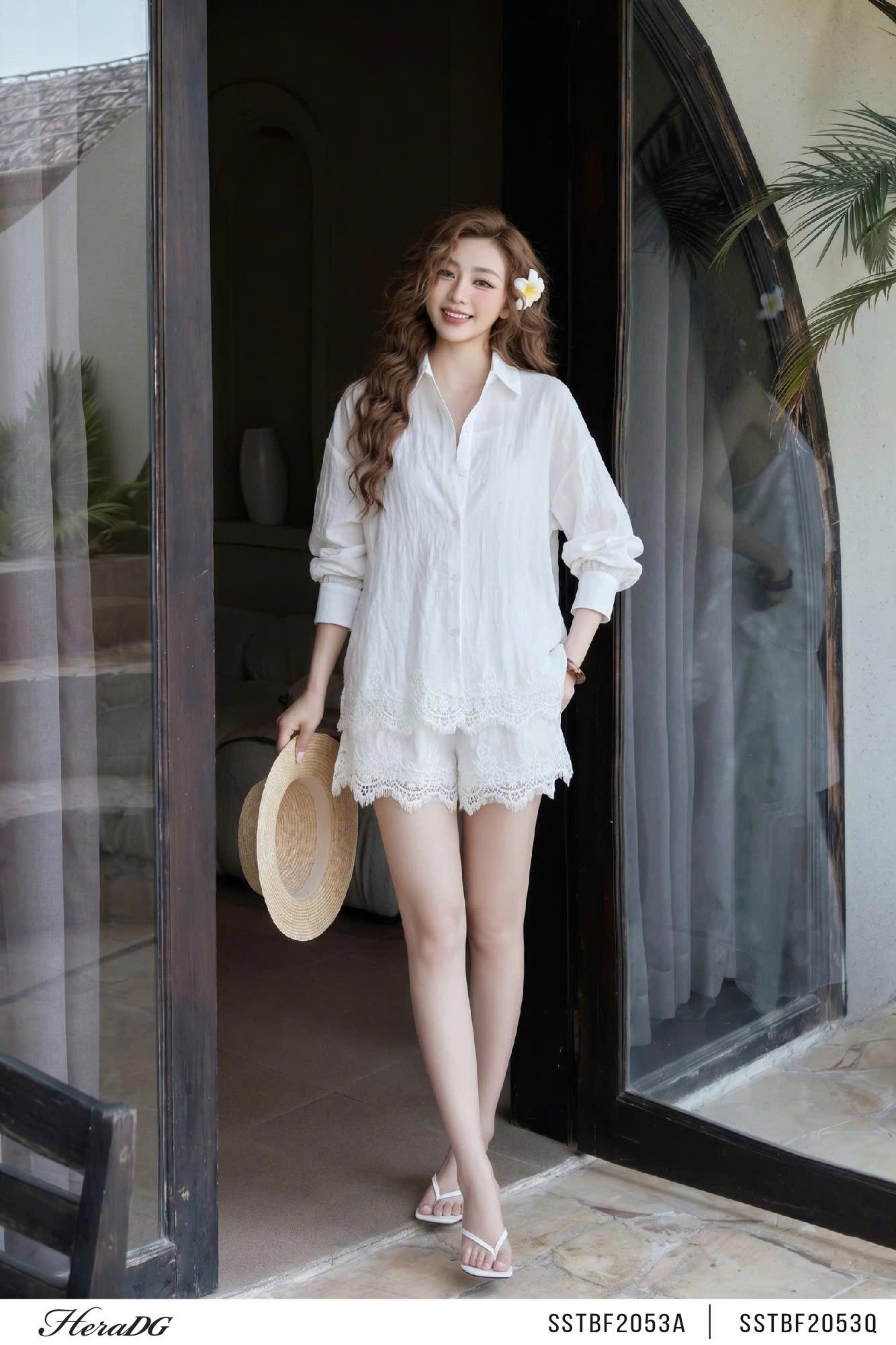 Áo sơ mi dáng rộng gấu ren