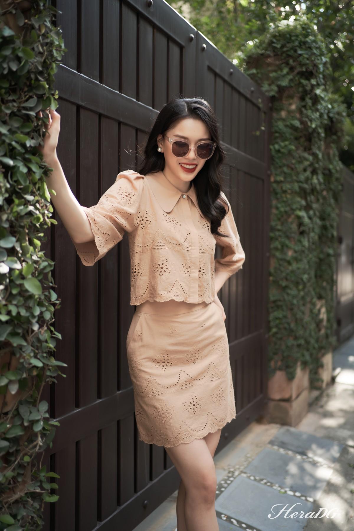 Áo crop thêu