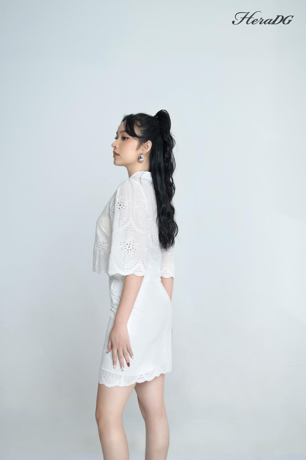 Áo crop thêu